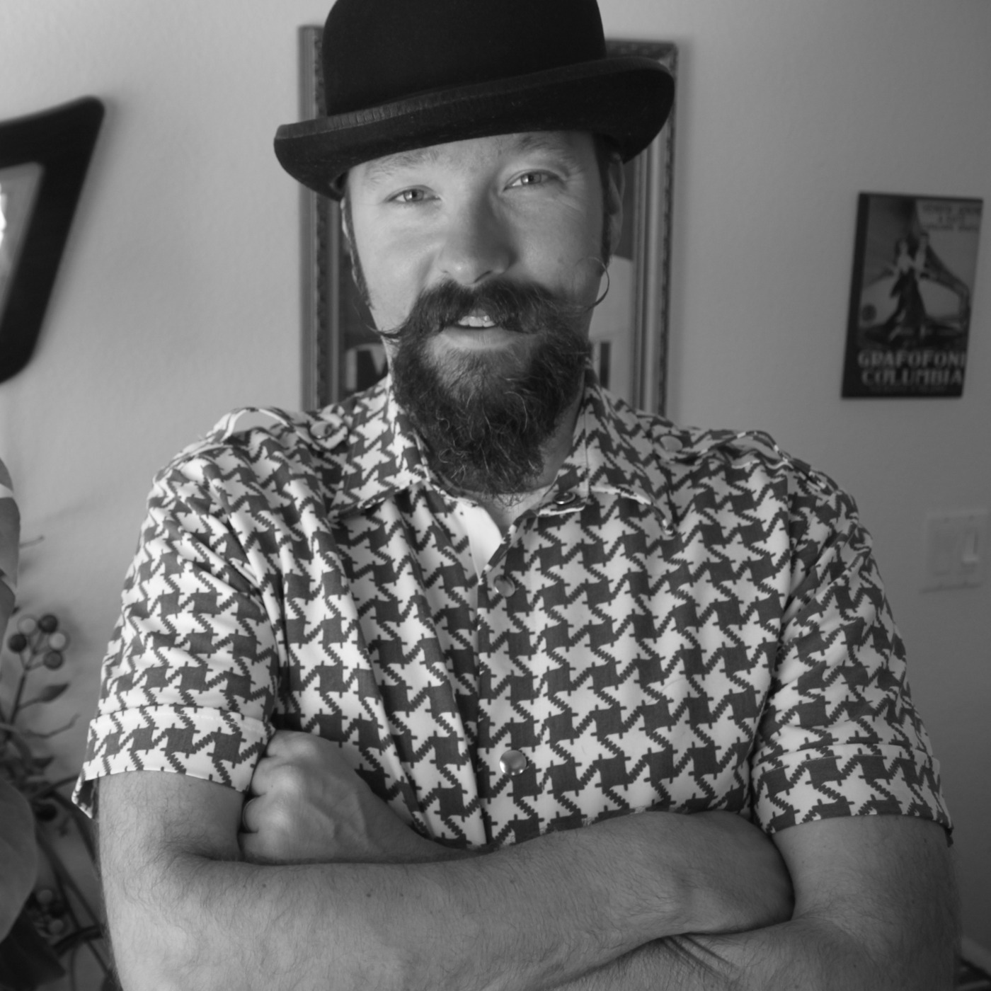 Episode 12: Bartending in China! Mixing it up with Bobby "G" Gleason, Wendy Hodges and Andrew Pollard