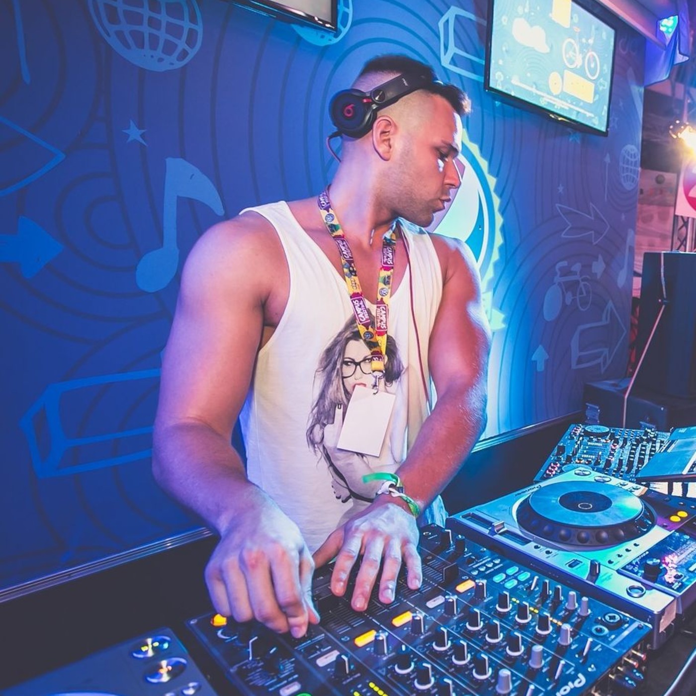 Mixtape #002 by GREG AMSTERDAM