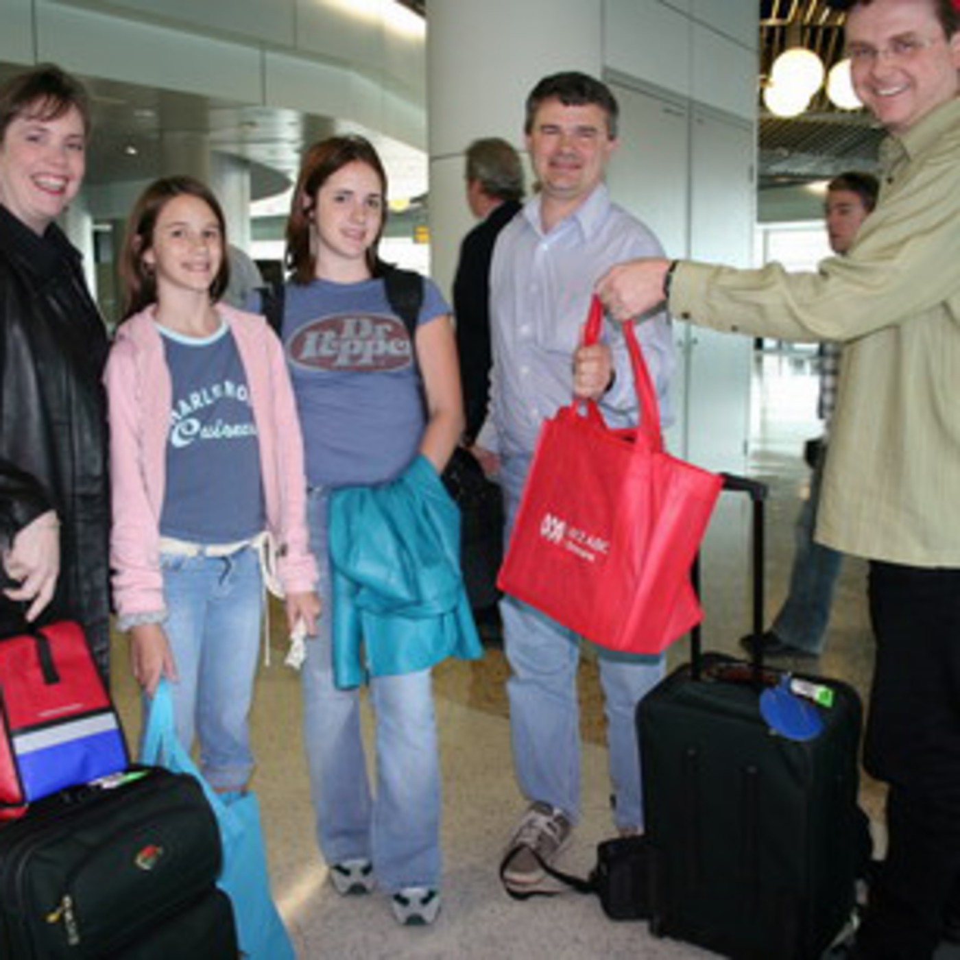 Meeting Lori at the Airport episode artwork