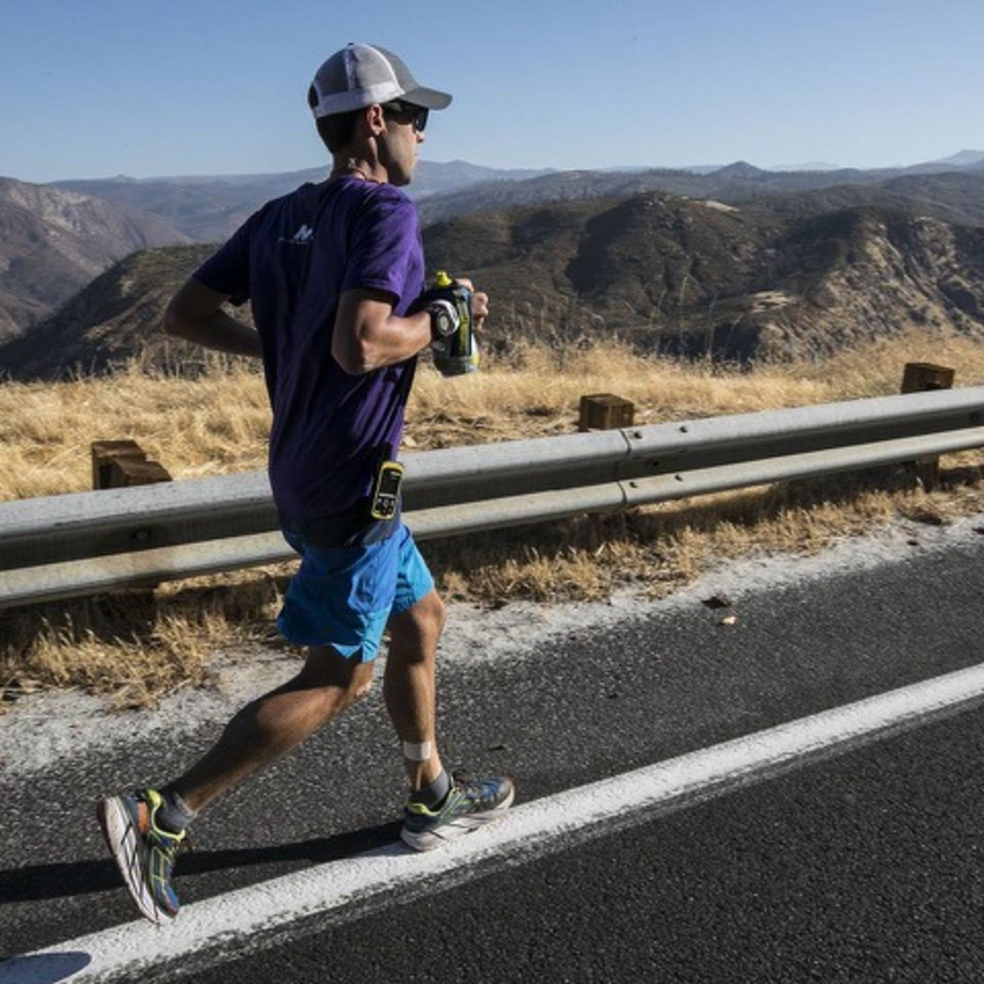 Man Runs over 70 miles and day in 42 days runs across America in Record Time