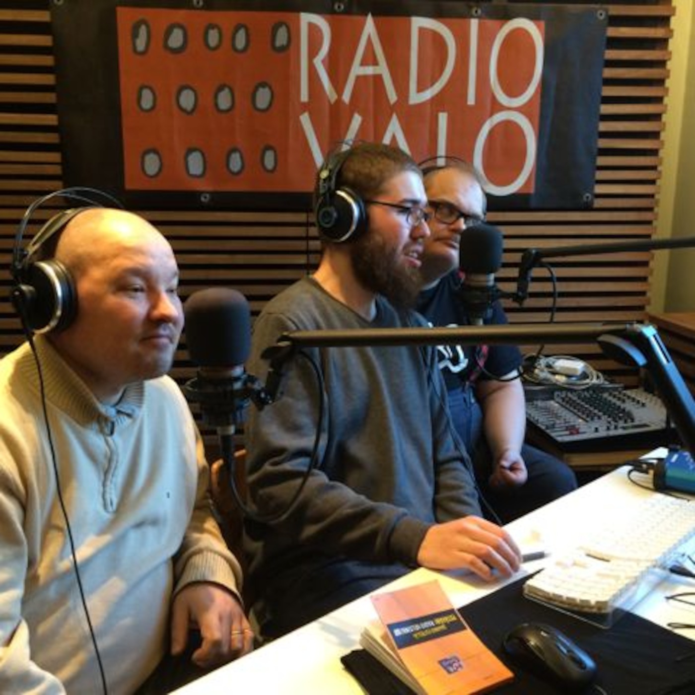 Shut Up & Listen meets Radio Valo