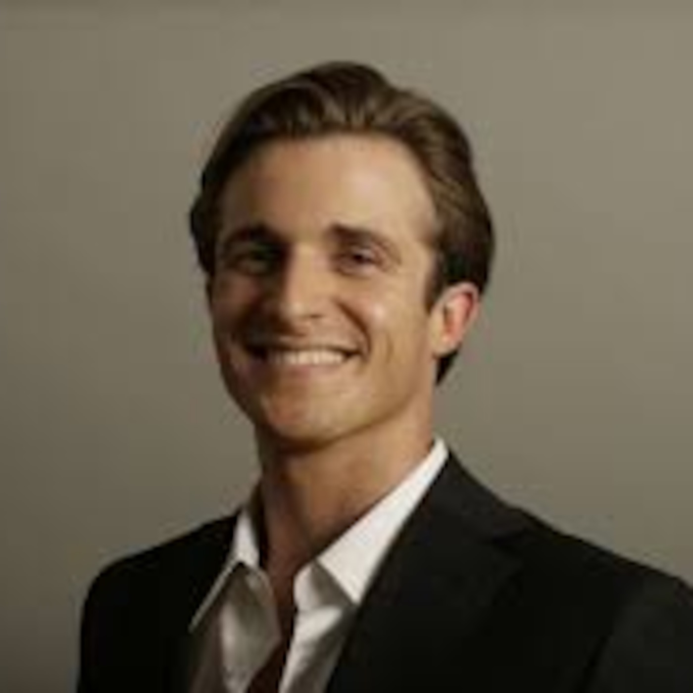Special Guest: Matthew Hussey On Why Men Lose Interest Once You Show Yours