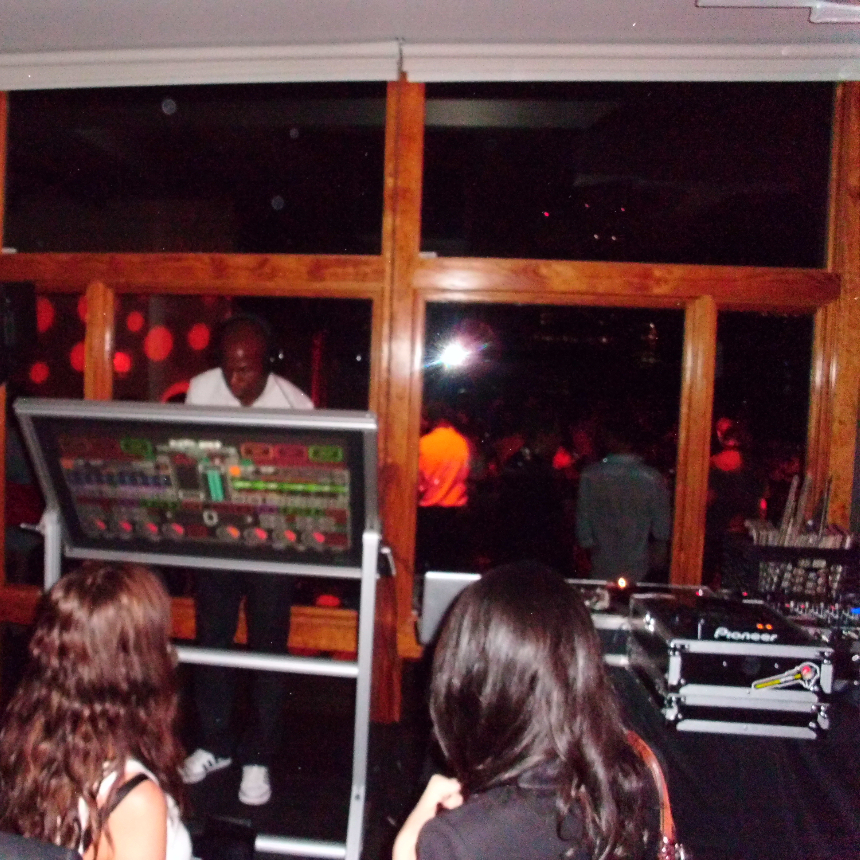 Vinyls vs Screens LIVE @ The Mill's Annual Spring Rooftop Event episode artwork