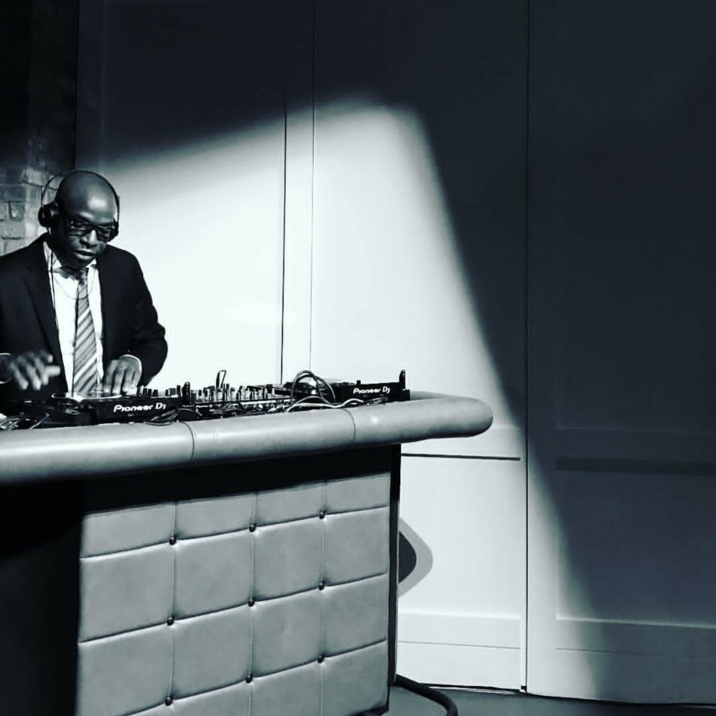 Qool DJ Marv Live at Soho House Manhattan - April 16 2024 - Chilled then Shaken episode artwork