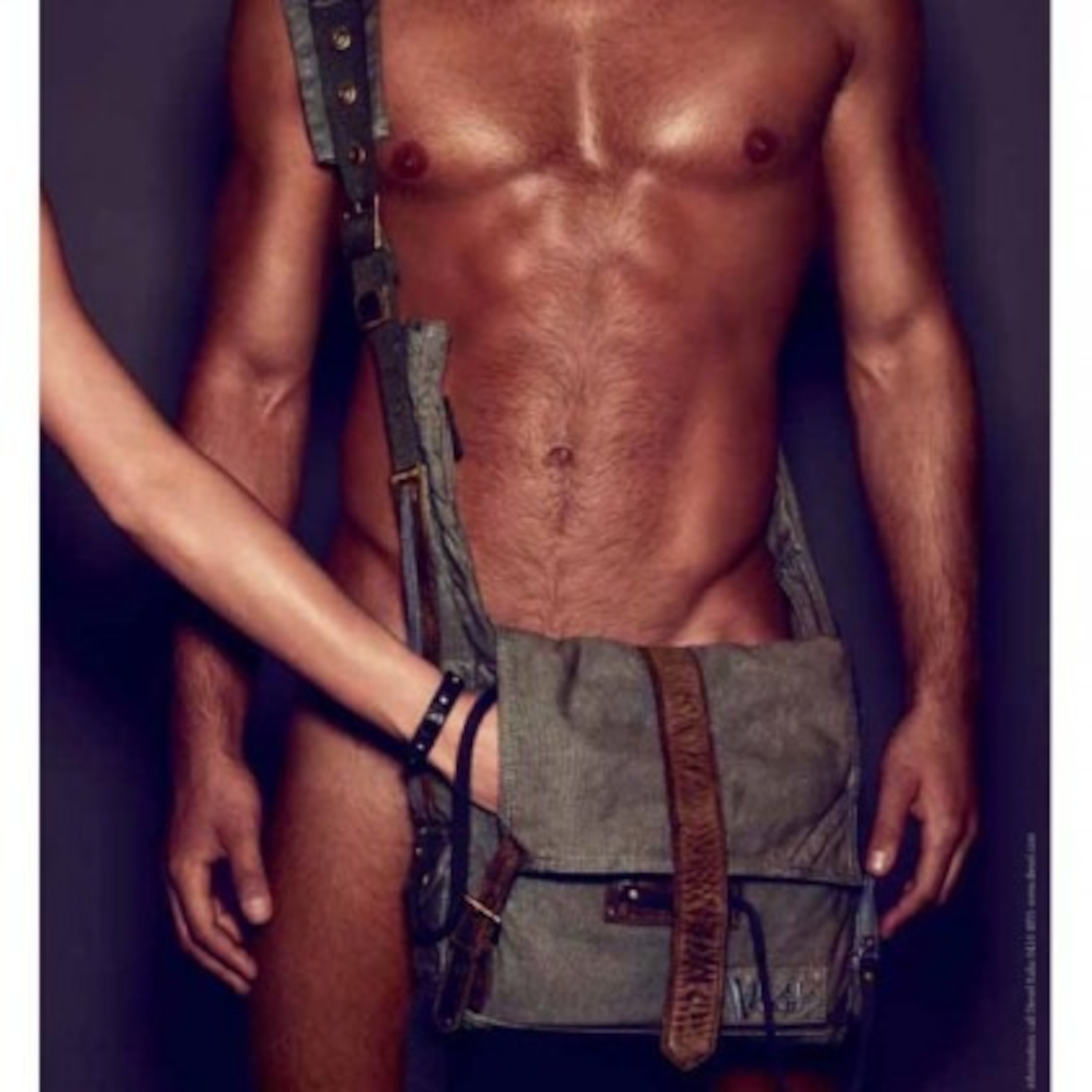 реклама сумок голыми мужиками фото 7
