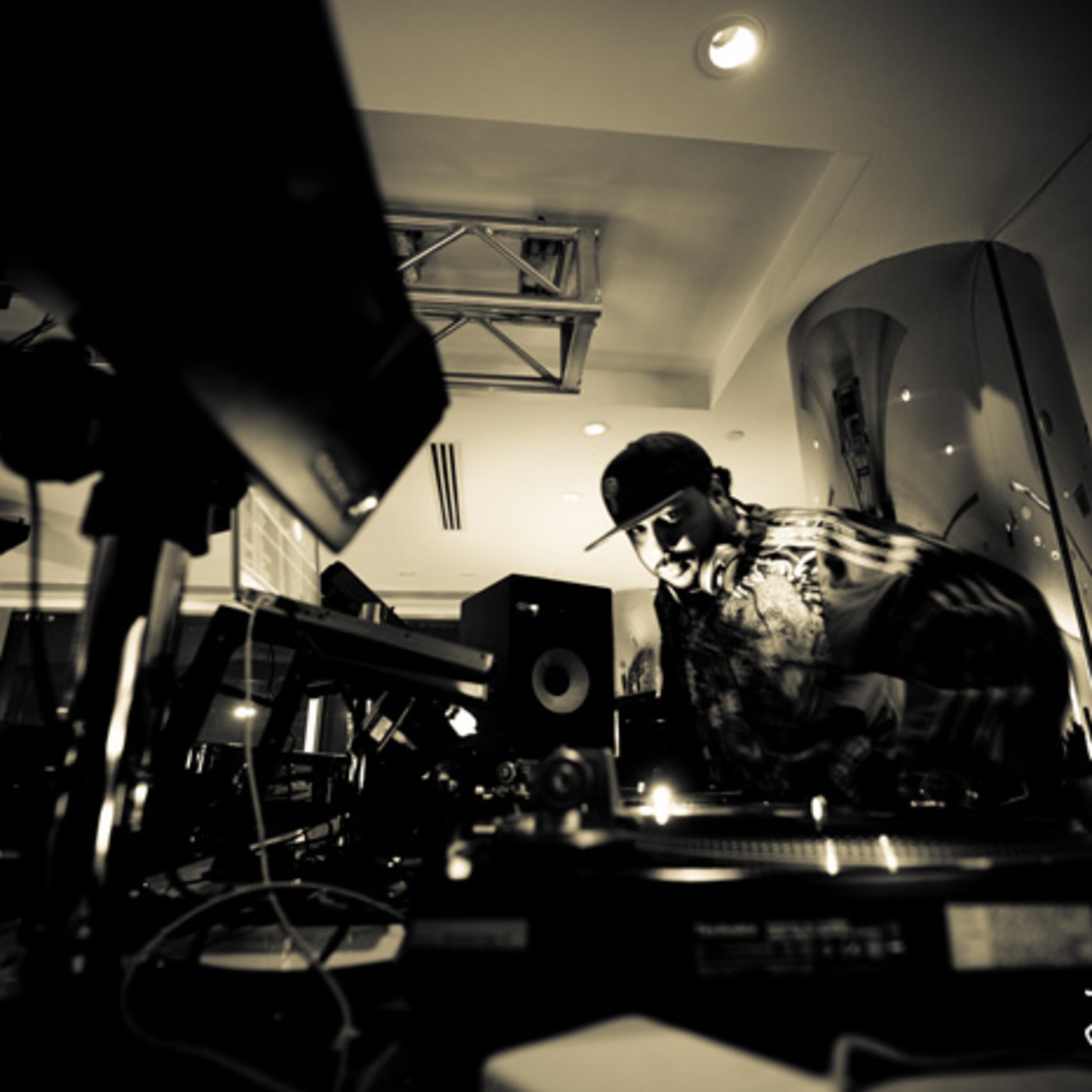 DJ LickAshot LIVE @ Public Bar Roof Top Deck 8-20-11 episode artwork