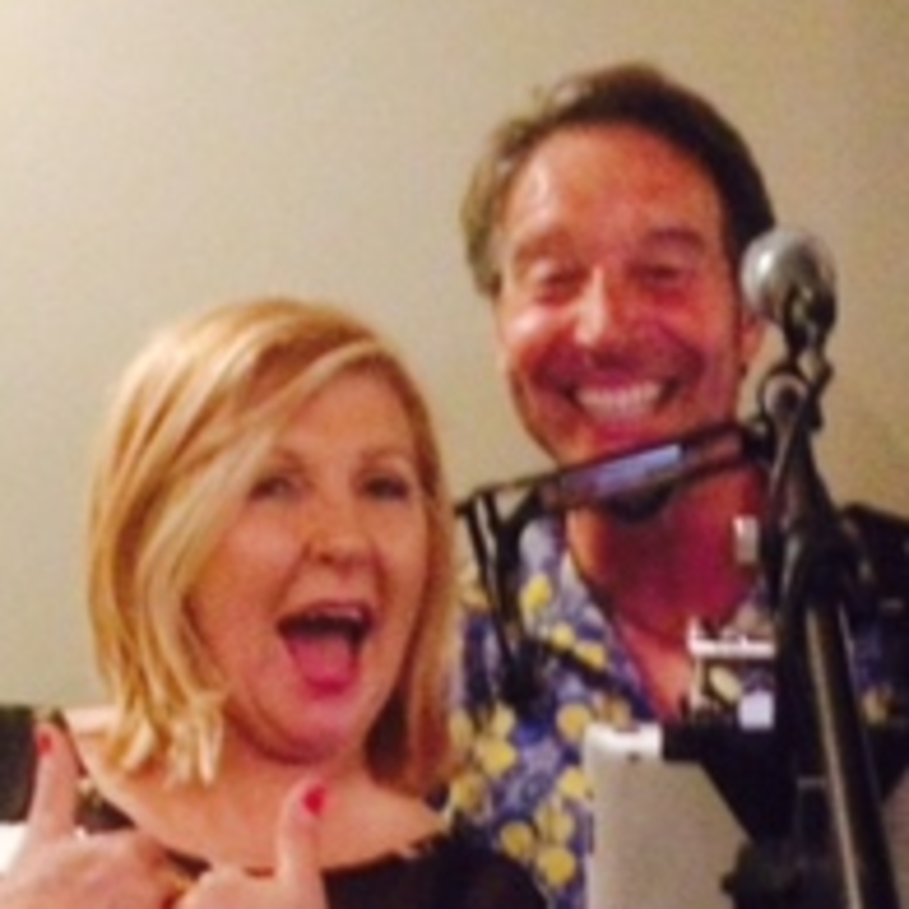 Evie \'n Lee - FRIENDS WITHOUT BENEFITS