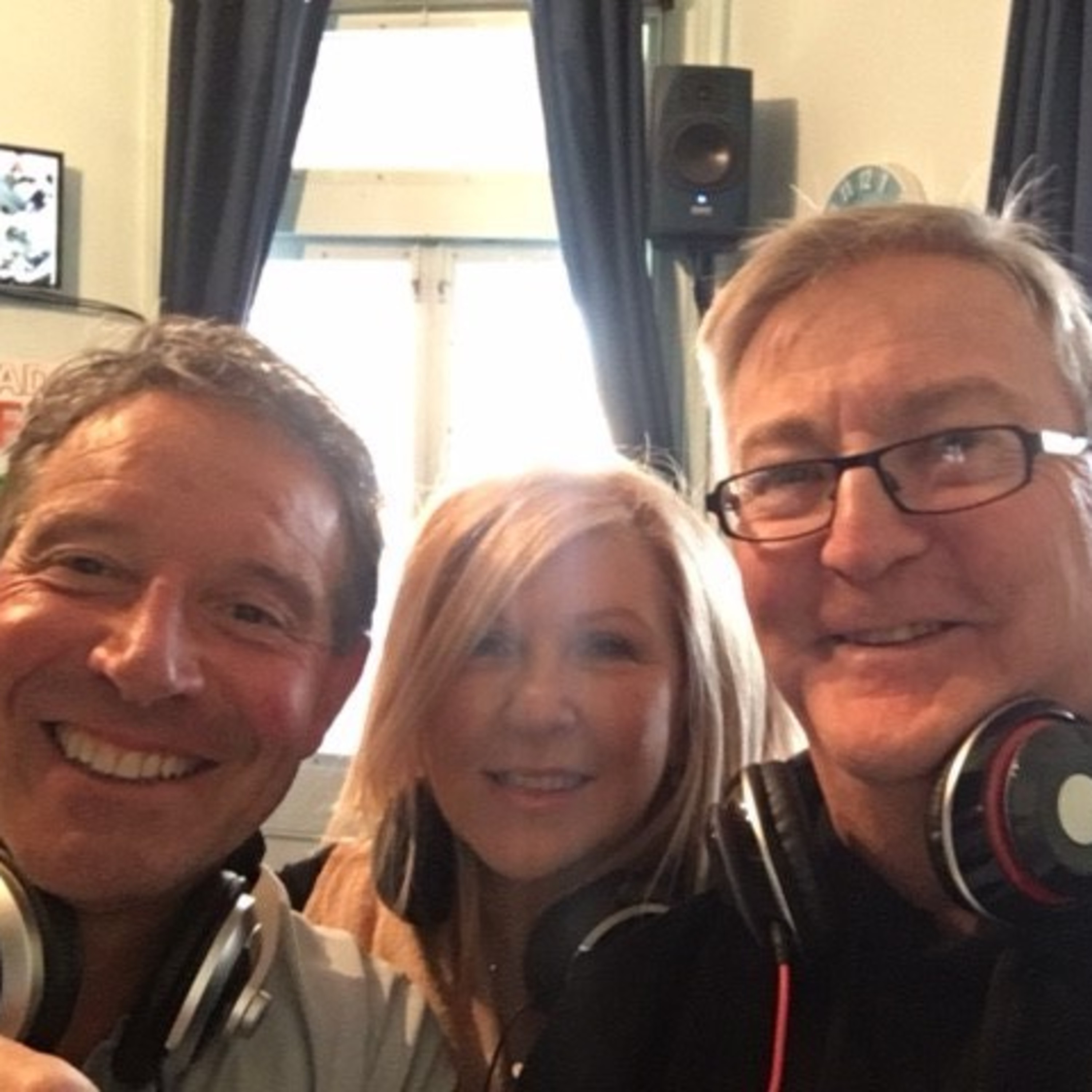 Evie \'n Lee - FRIENDS WITHOUT BENEFITS