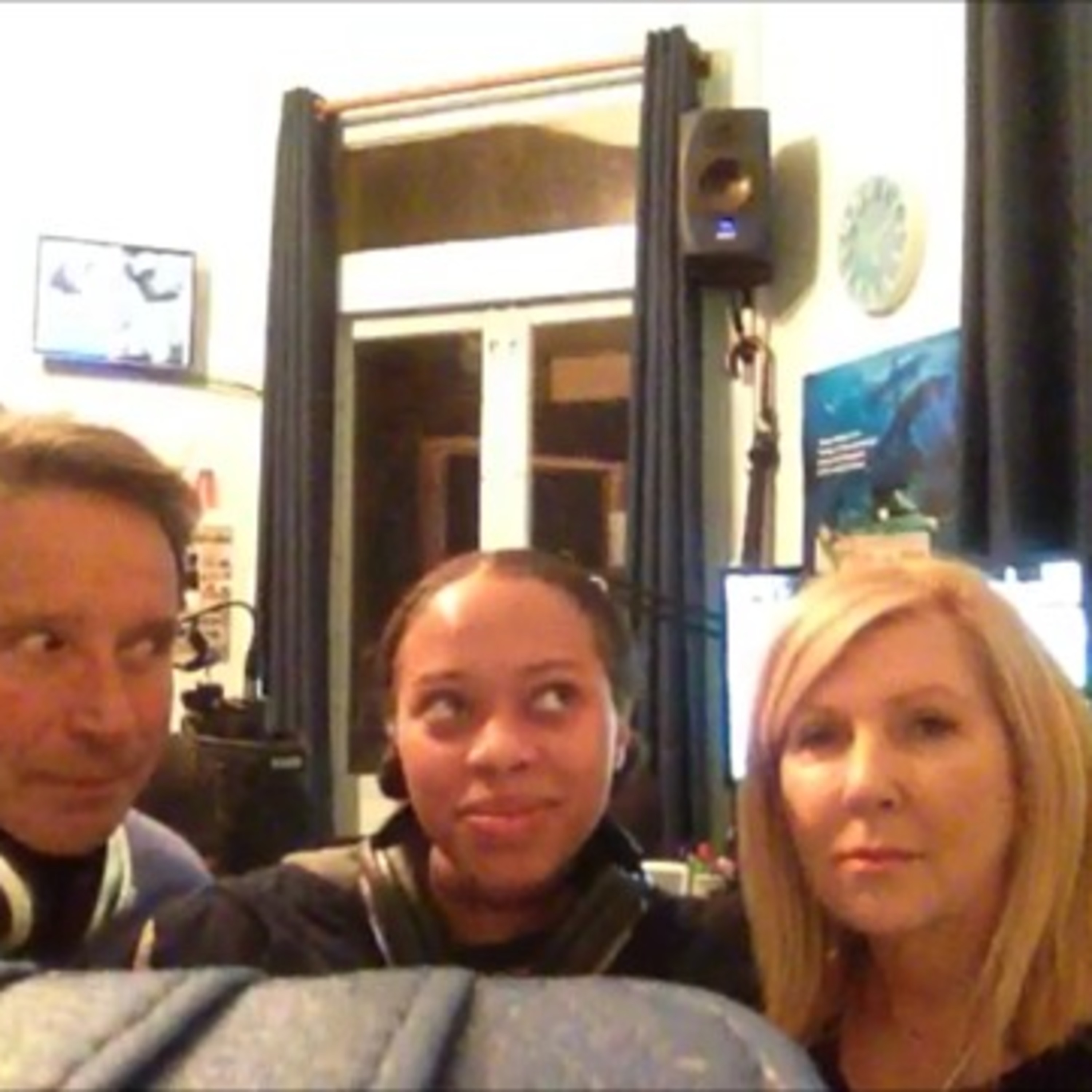 Evie \'n Lee - FRIENDS WITHOUT BENEFITS