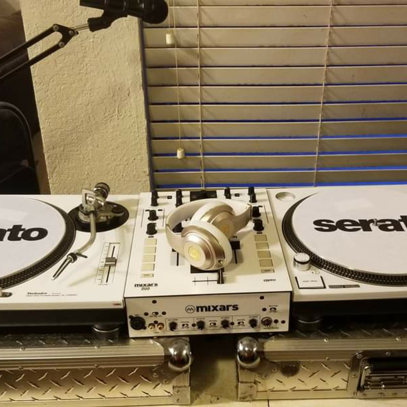 Episode 30: DJ JROC - POP LOCK X FIND YOURSELF