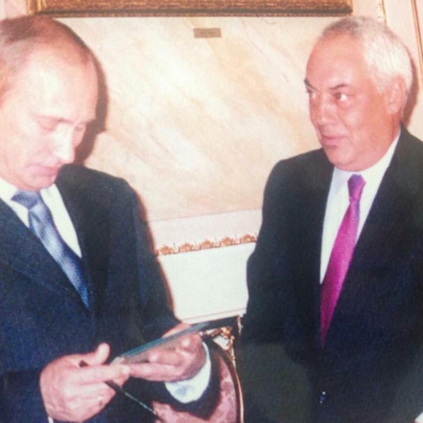 An interview with someone who interviewed Vladimir Putin (does that make sense?)