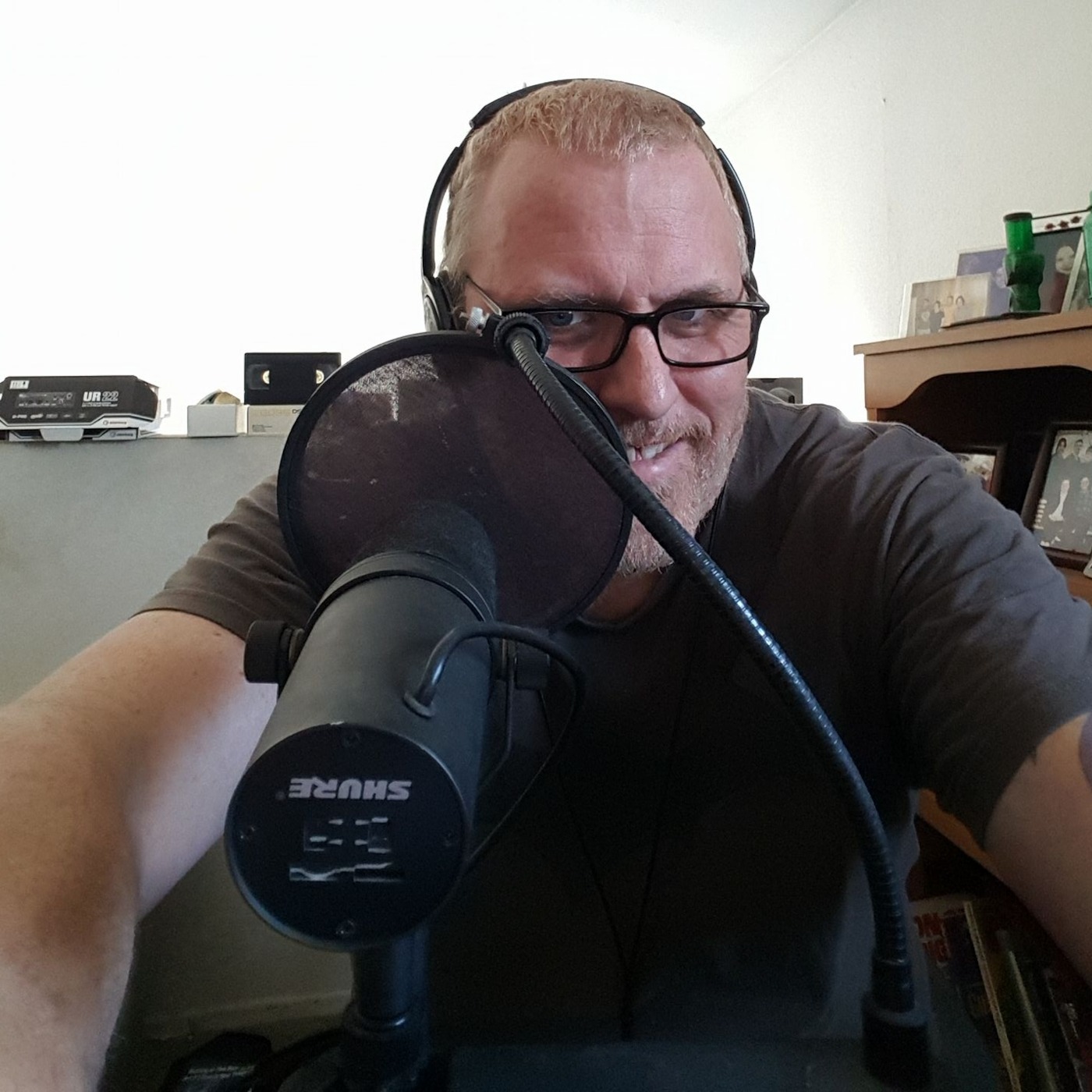 Broadcasting: "Live From Earth" The Podcast podcast artwork