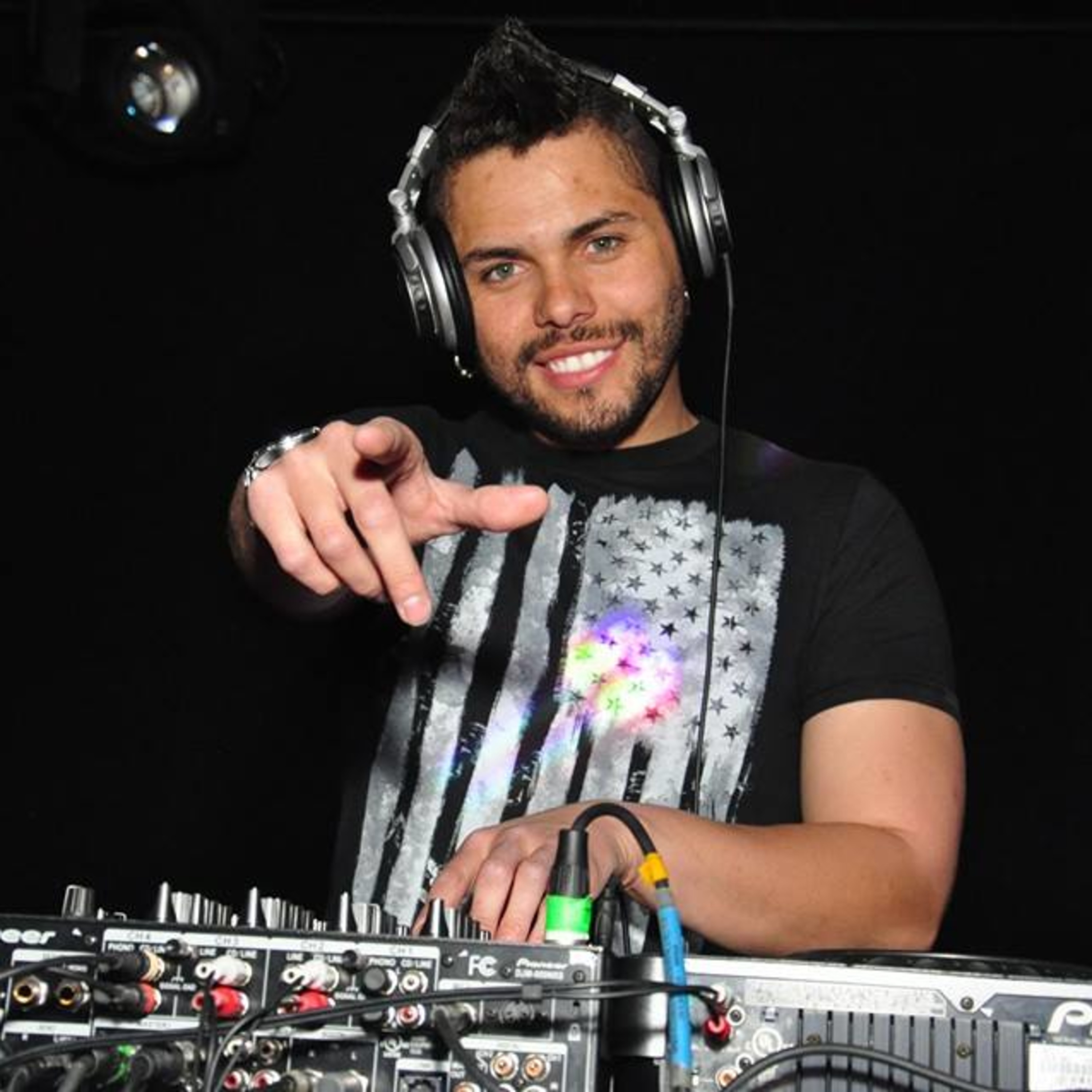 Dj Justin Hollister