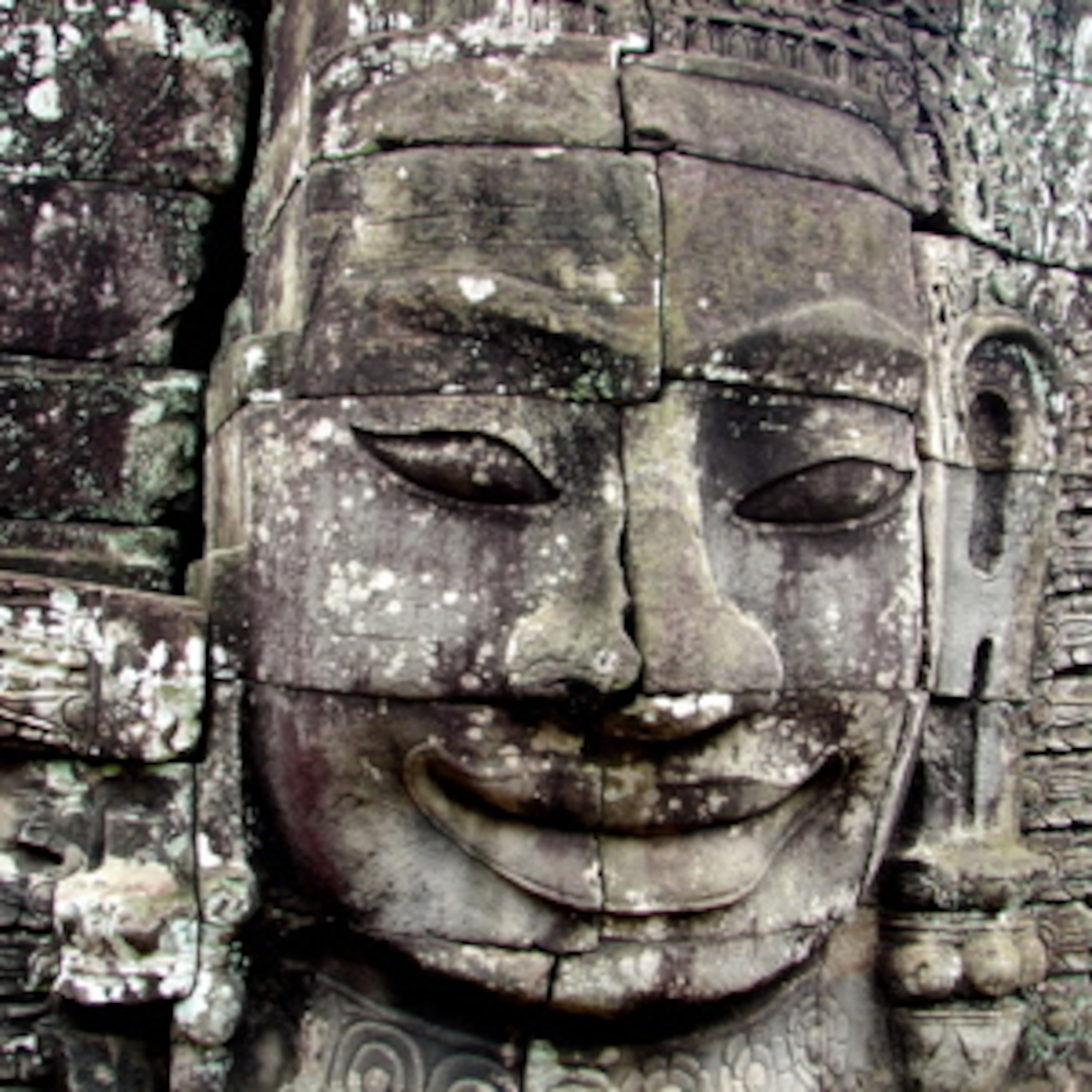 Orchestra at Banteay Srei, land mine victims