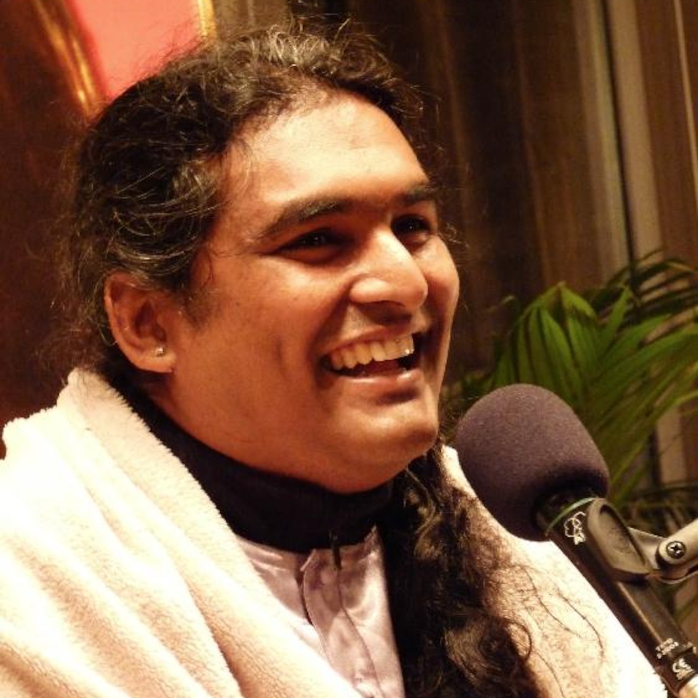 How to befriend God? Darshan Talk by Sri Swami Vishwananda of 21 Nov 2009 episode artwork