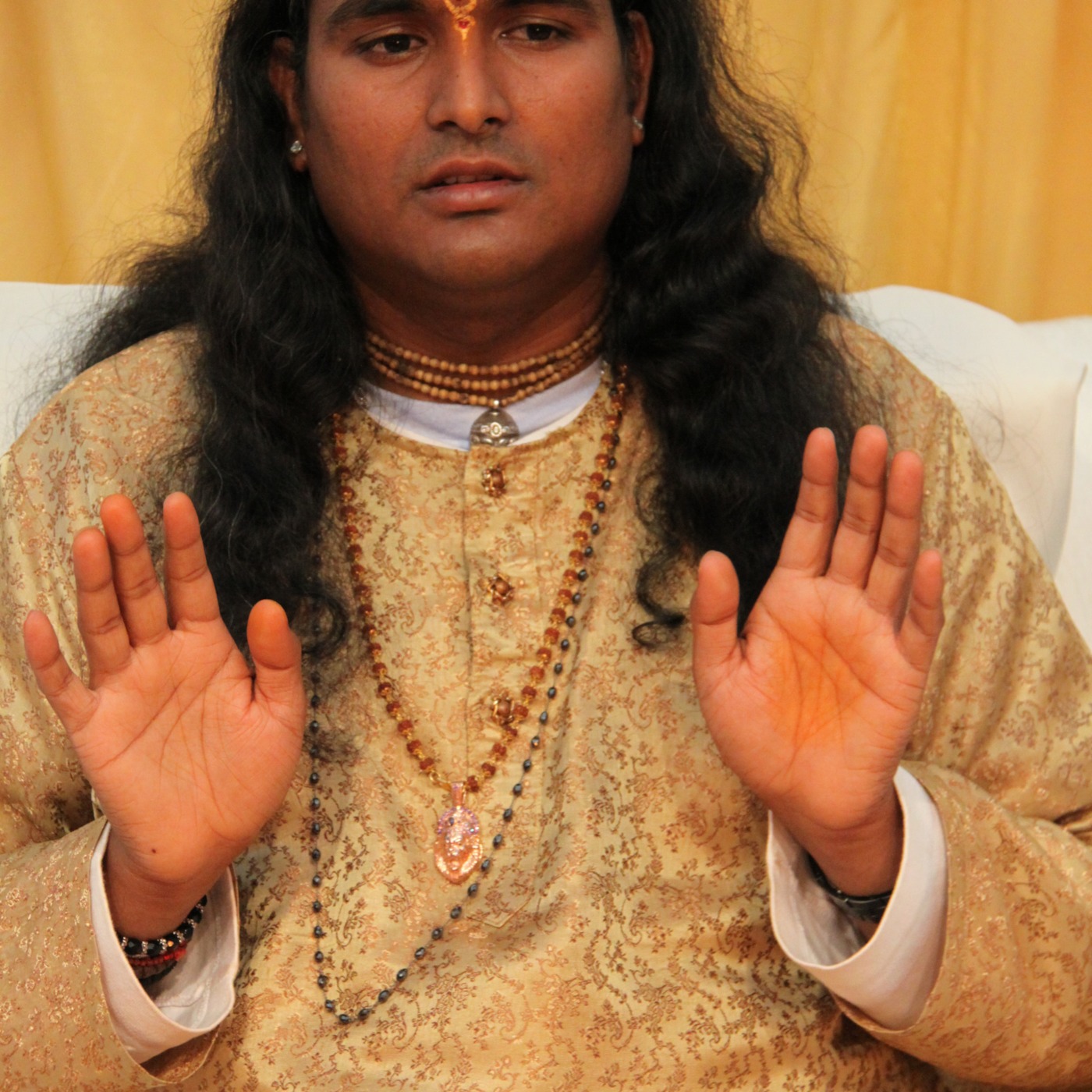 Gurupurnima 2011 - God can come in any form! episode artwork