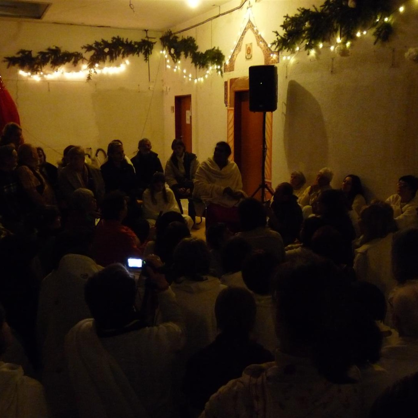 What does the Christmas Tree stand for? - Christmas Eve Sermon by Sri Swami Vishwananda on 24 Dec 2011 episode artwork