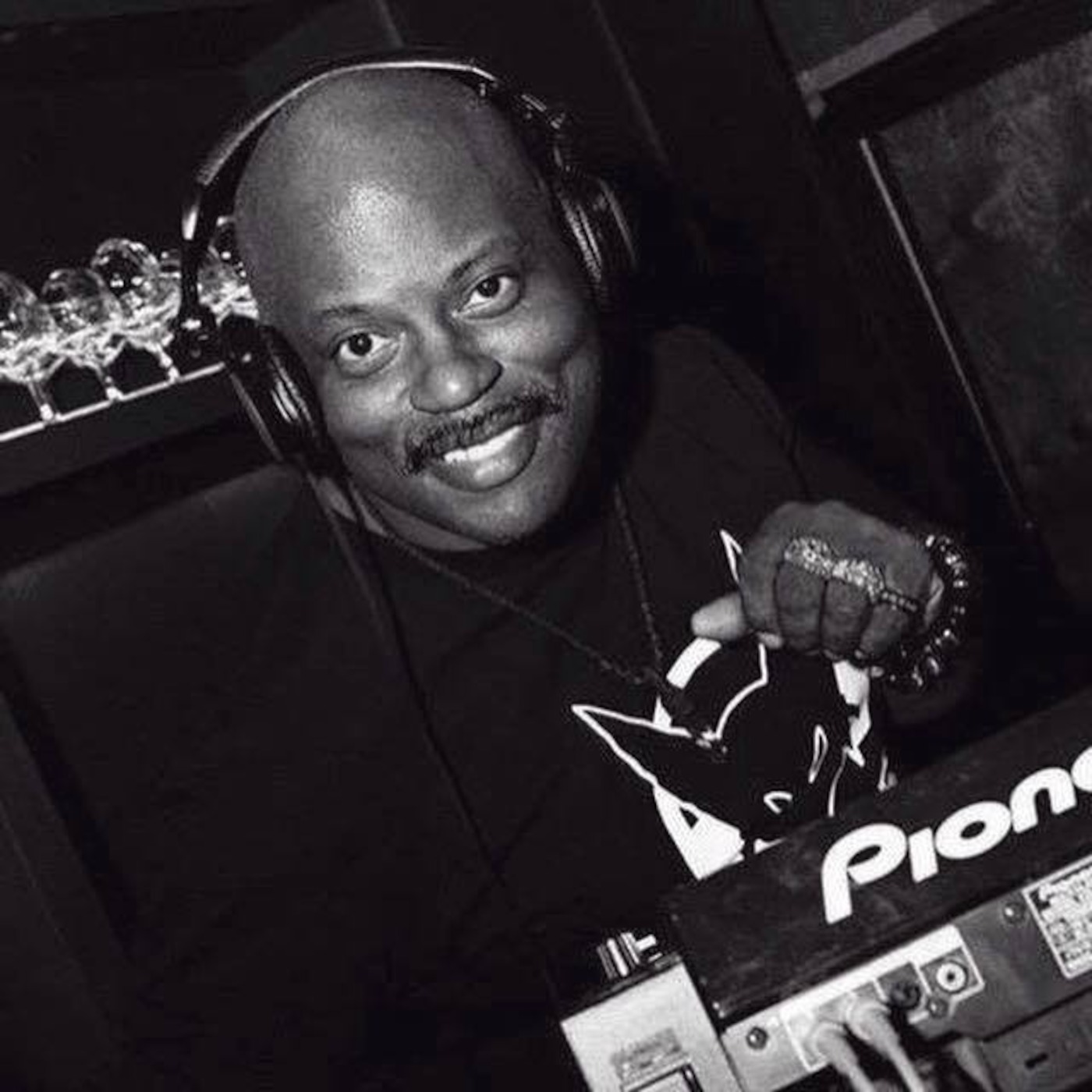 DJ SILVERFOX - DEEP HOUSE DESTRUCTION MIX
