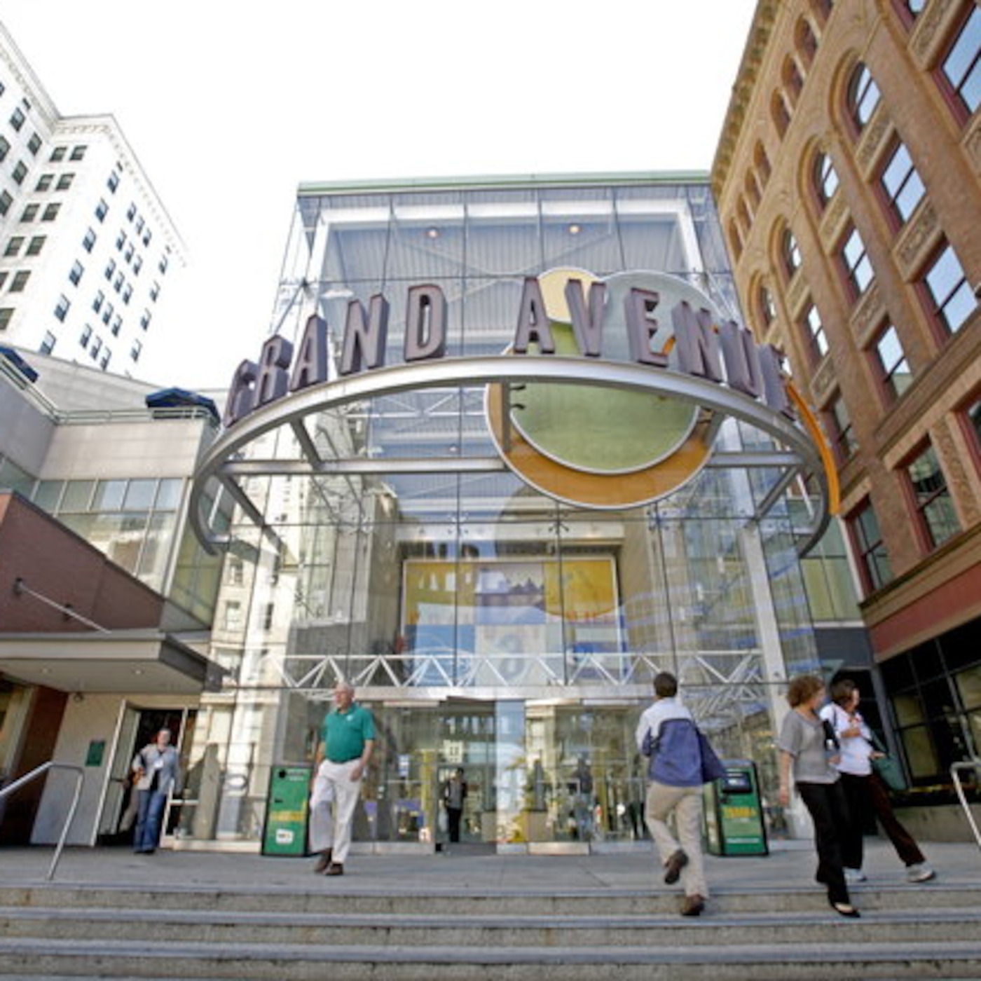 SWiFT Radio: Sacred Cow Wursthaus 05/10/2015 SWiFT Radio: Sacred Cow Wursthaus 05/10/2015