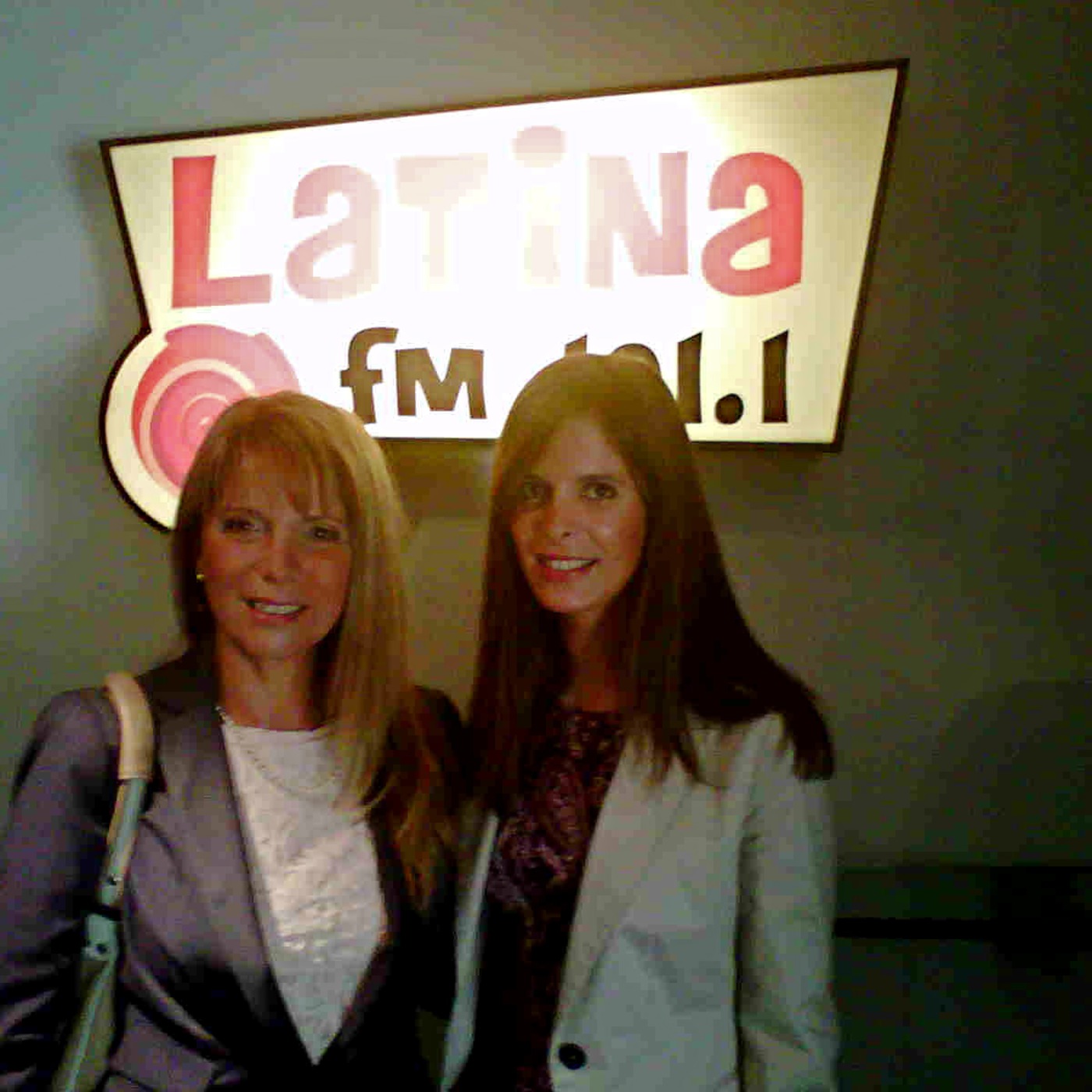 Radio FM LATINA, entrevista a Verónica de Andrés y Florencia Andrés, creadoras de "CONFIANZA TOTAL" episode artwork