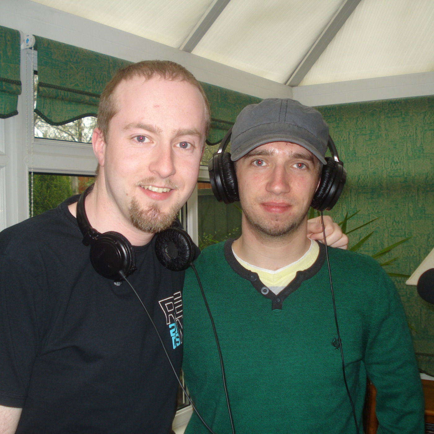 "Alive" - Barry Briercliffe's Scarlet Tone Interview (14.4.11)