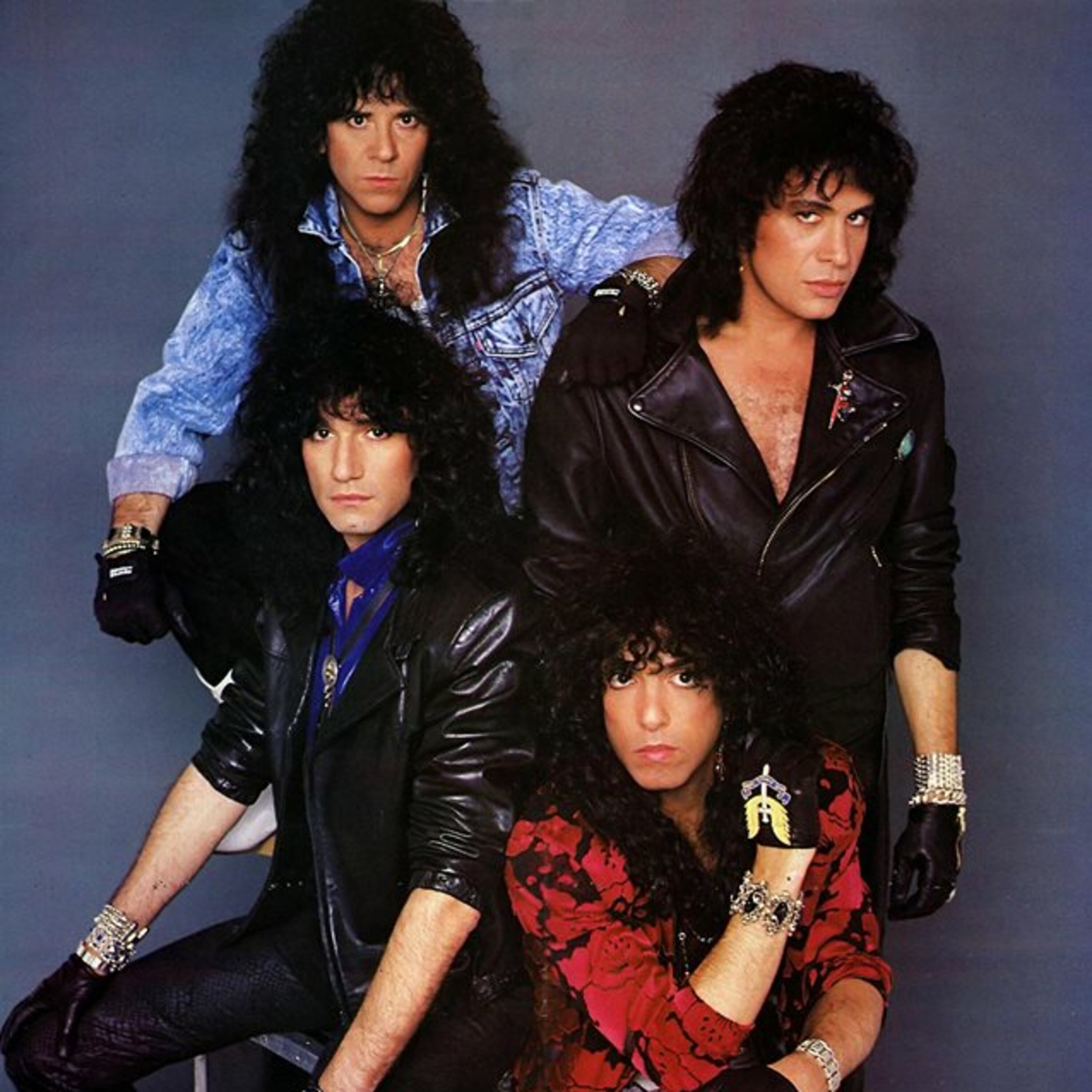 Песни рок зарубежный слушать. Группа Kiss. Группа Кисс состав. Kiss группа 1985. Kiss Band 80s.
