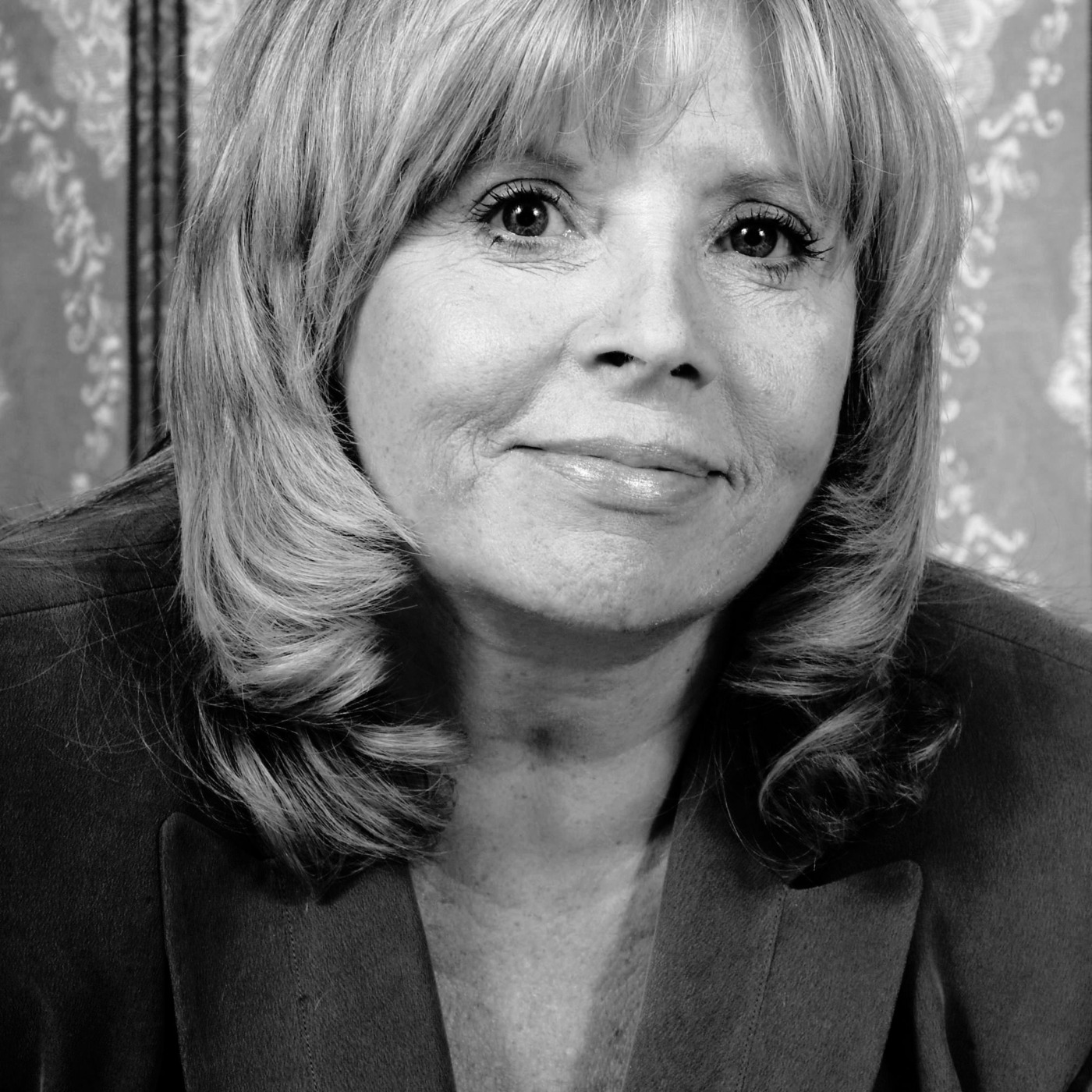 Episode 74 - Hot Leads Cold Cases Guest Laurie Nadel, PhD - Psychotherapist, Shaman & Intuition Expert episode artwork