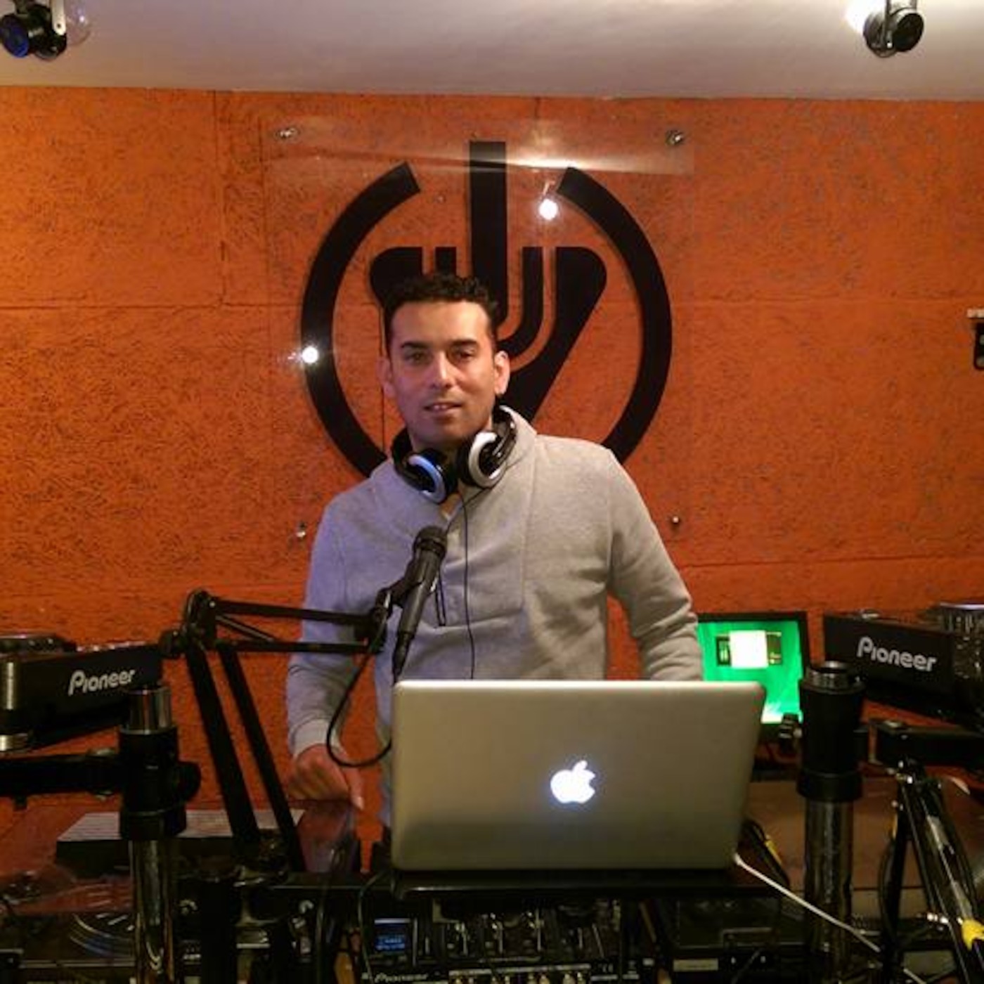 Dj Woz The Yesteryears ( Sunday Soul Classics )