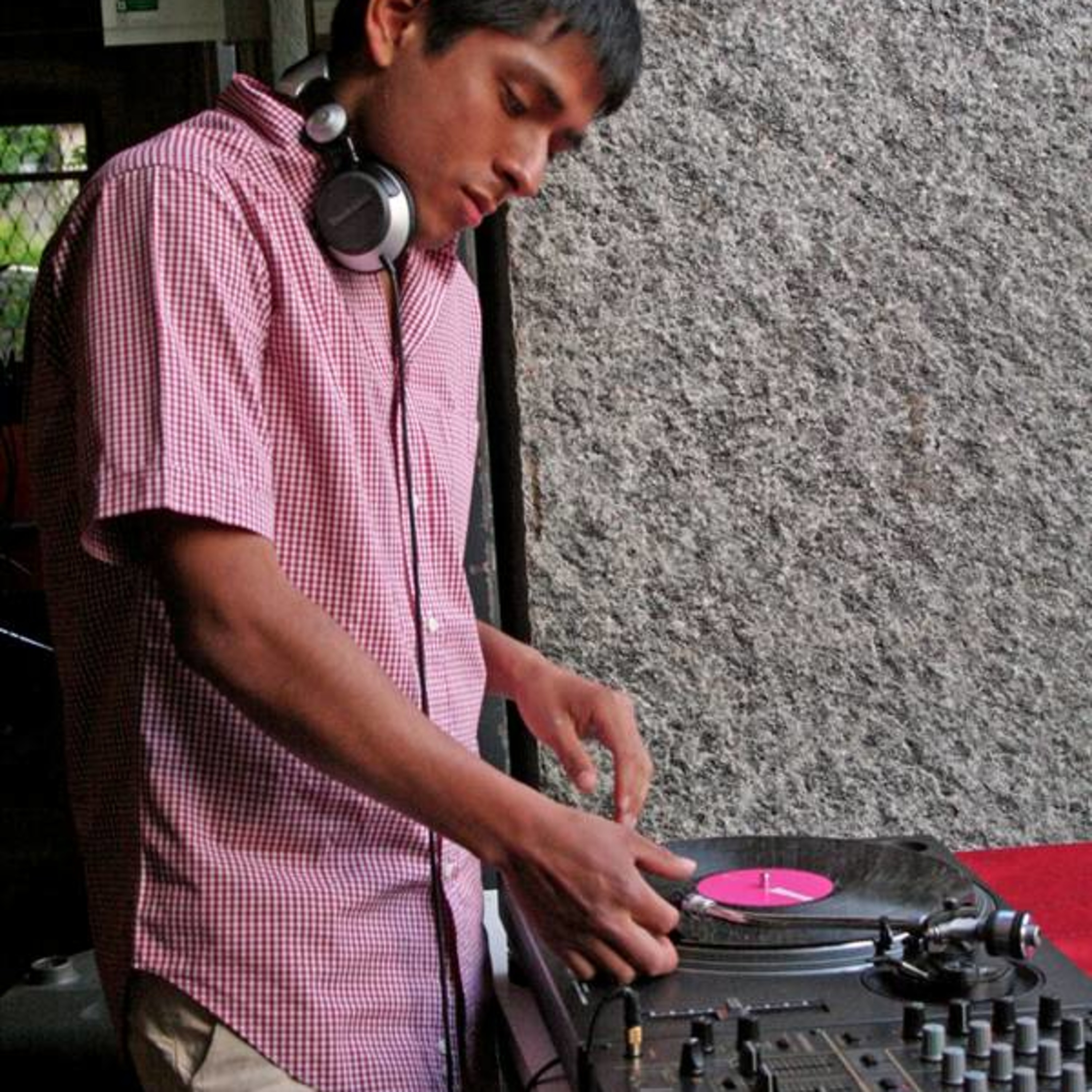 DJ Colin Cruz       100%  real SOULFUL GROOVES podcast artwork