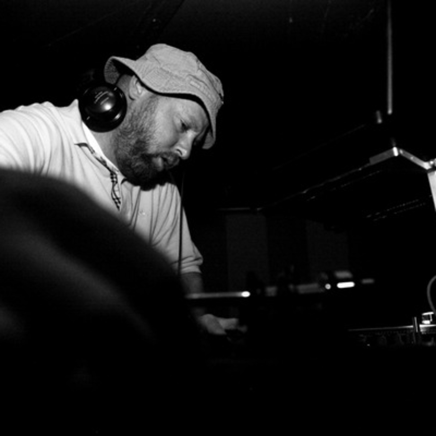 dj dAz presents: Acid Daz (superjazzyafrospaceshipchromasomes)