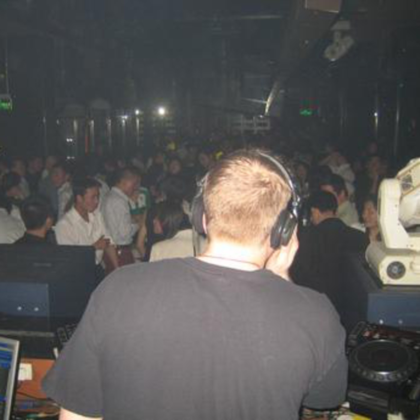 Dj Tom Wheatley presents Harmless Maniac: Crackin--Another Deep Funky Chunky Electro House Mix