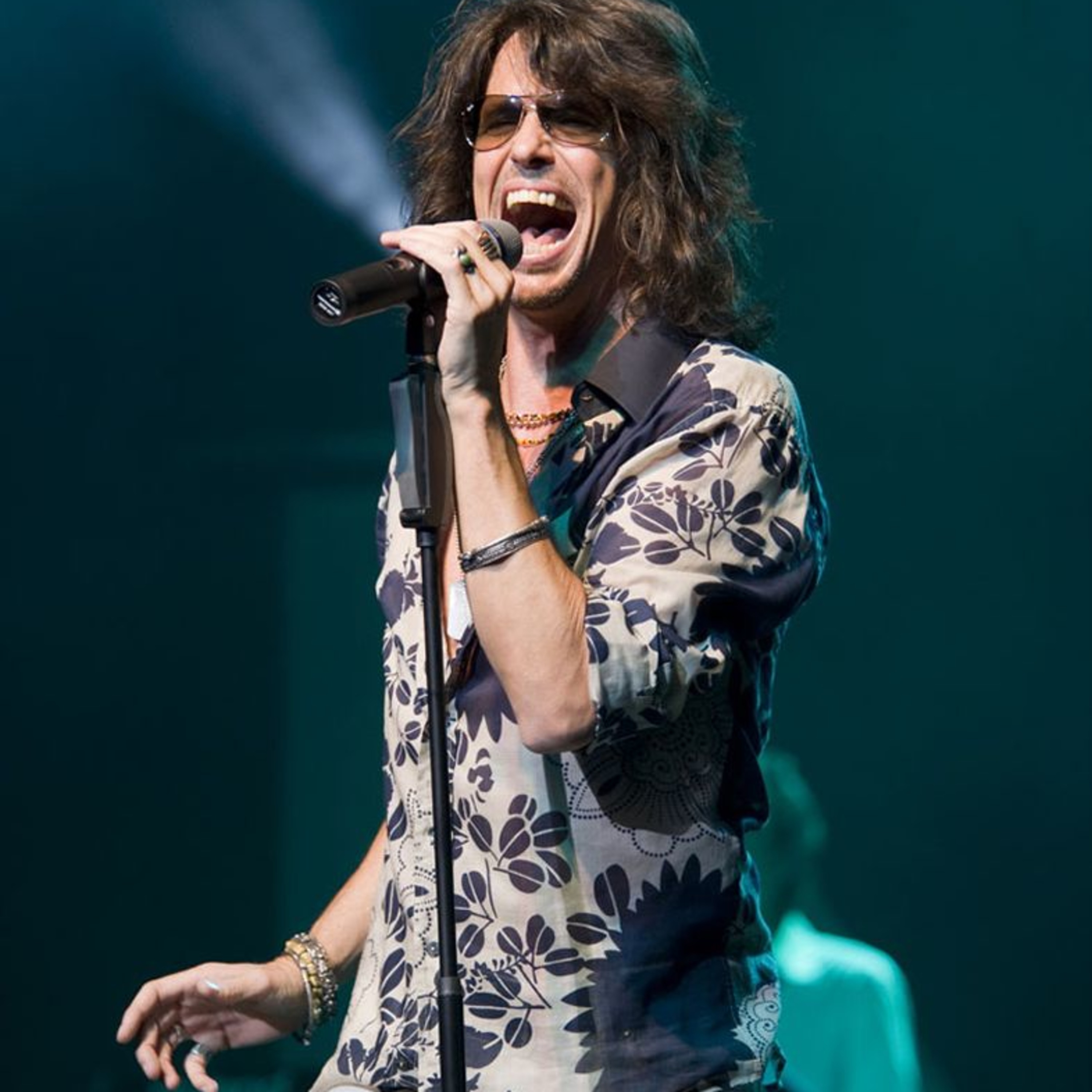 Interview With Kelly Hansen Of Foreigner On Request Magazine - Music ...