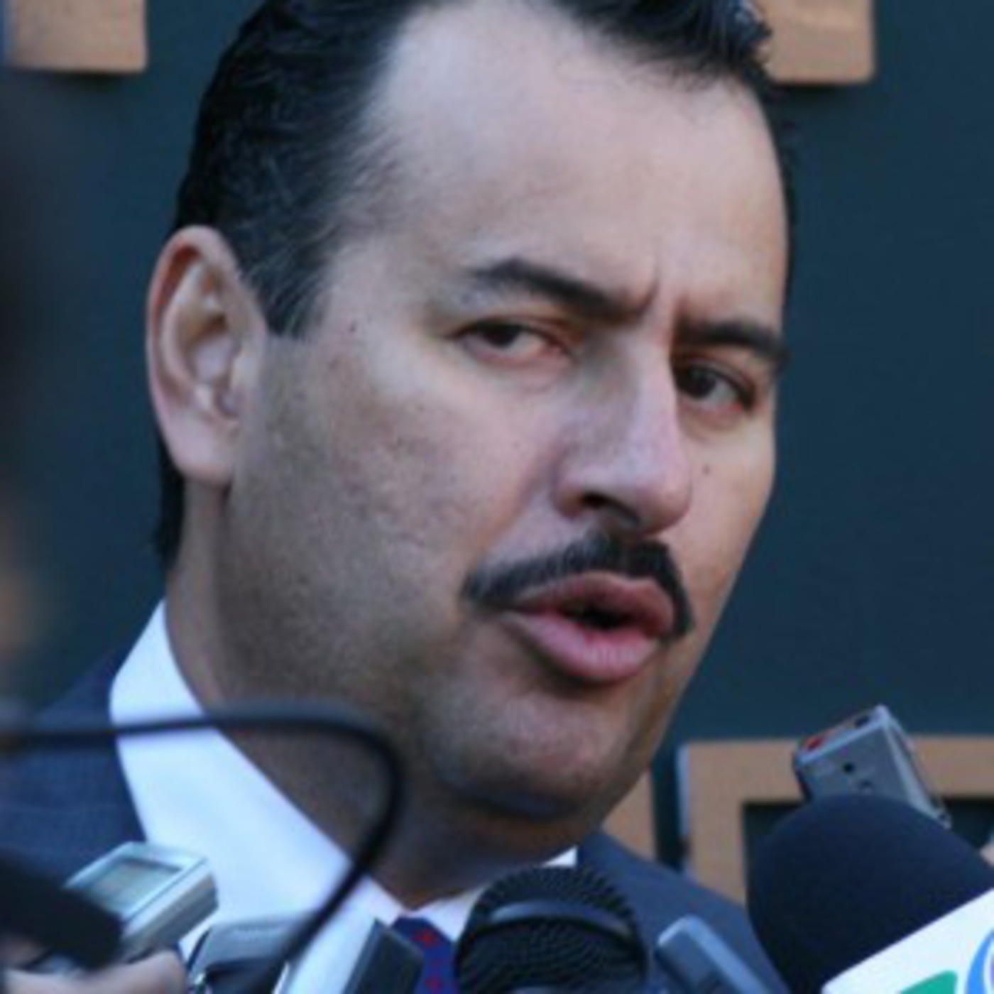 EN OAXACA EL "JOTO" MANDA GOLPEAR A PROFESORES DE LA SECC.59 POR EL DELITO DE PEDIR SE LES PAGUE SU AGUINALDO. episode artwork