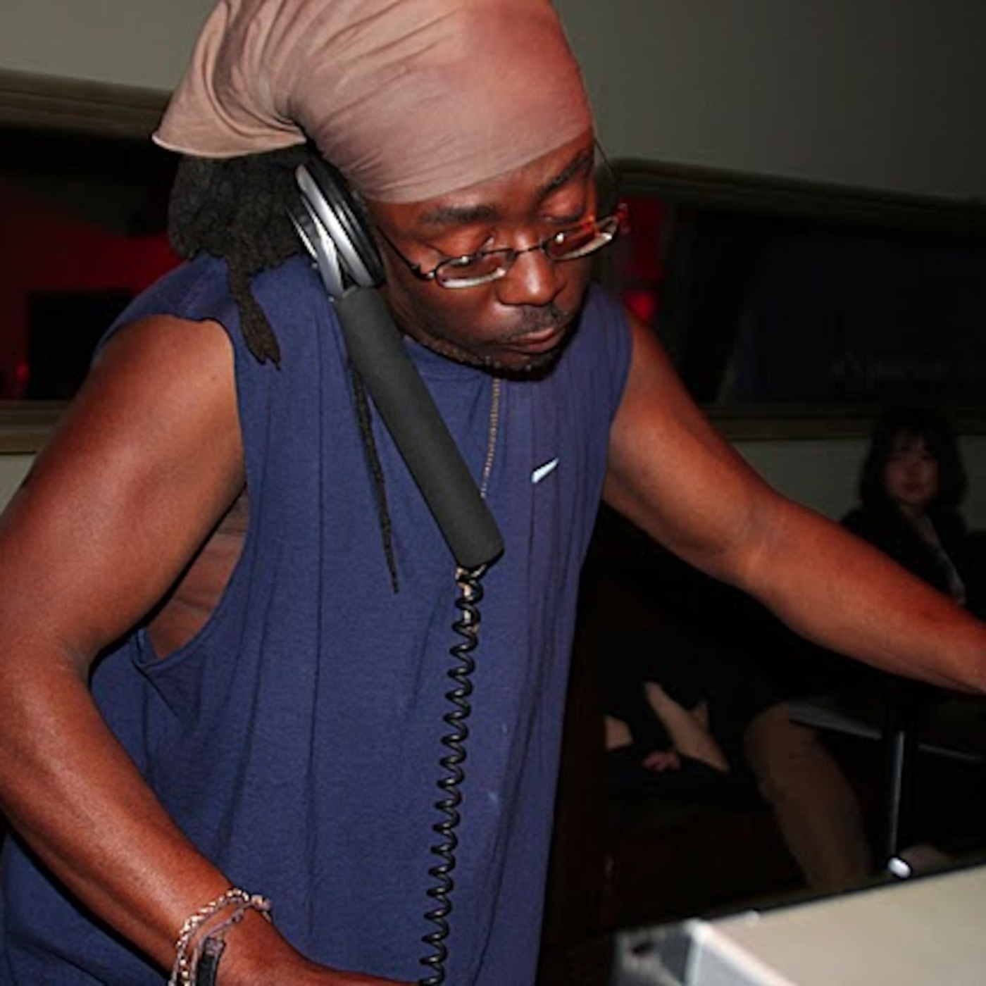 ==Jovonn: World Spin Live Mix April 3rd 2010==