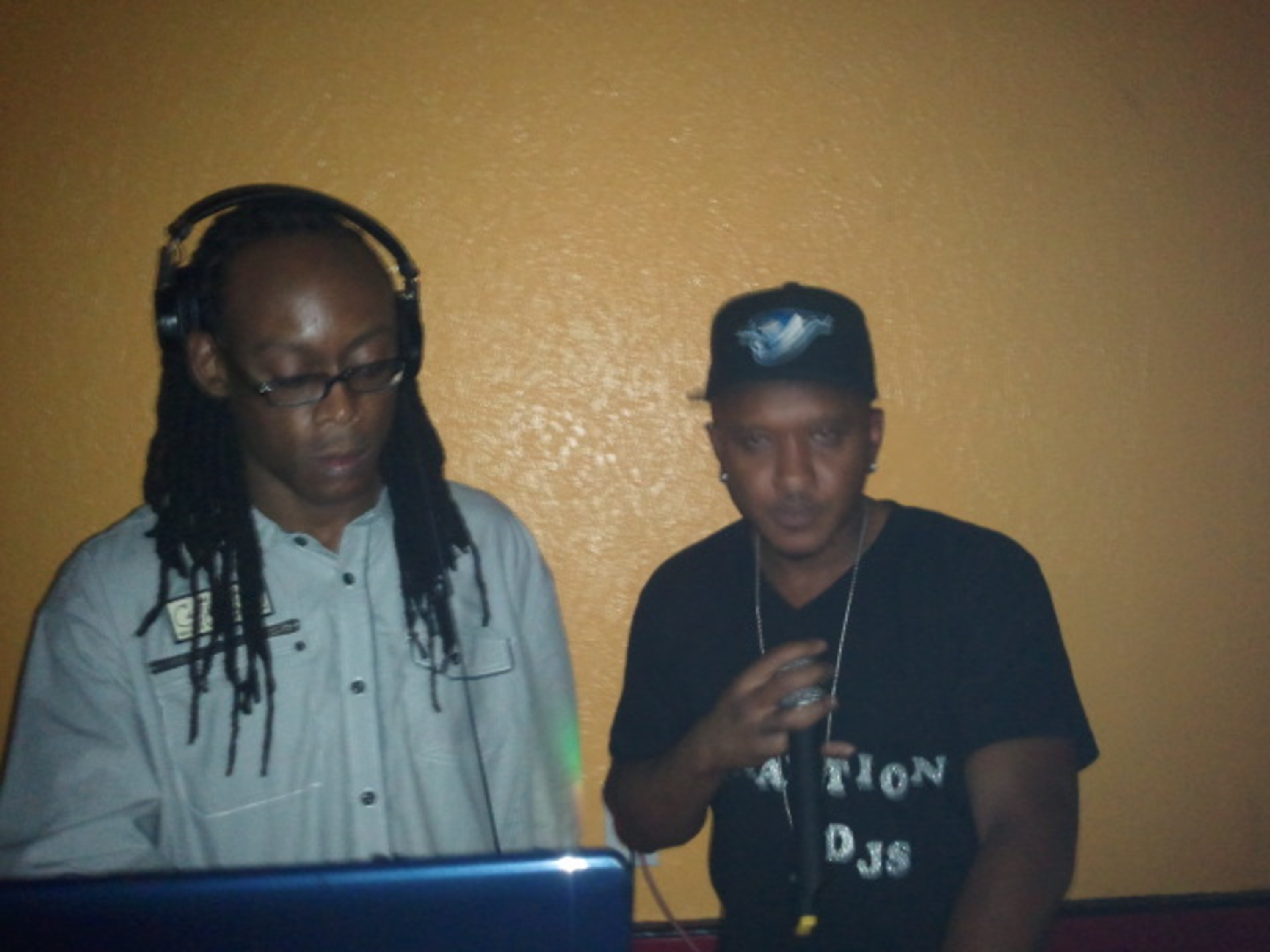 DJ James Bond (Jugglin\' Awdaz)