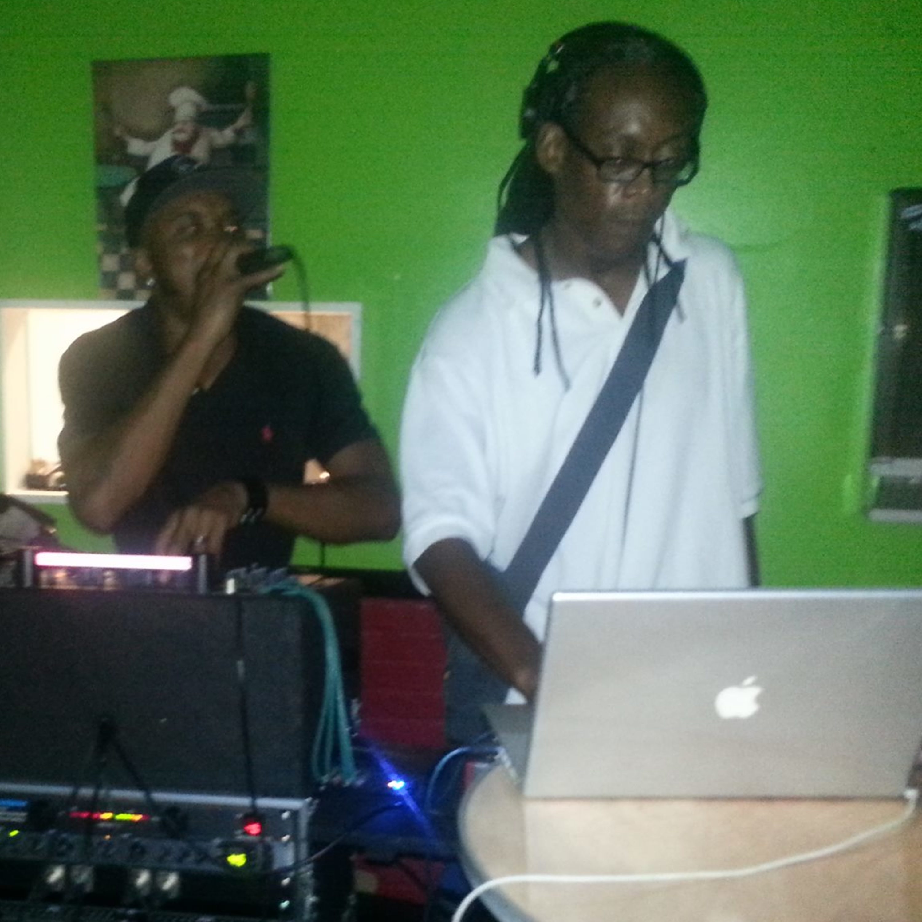 DJ James Bond (Jugglin\' Awdaz)