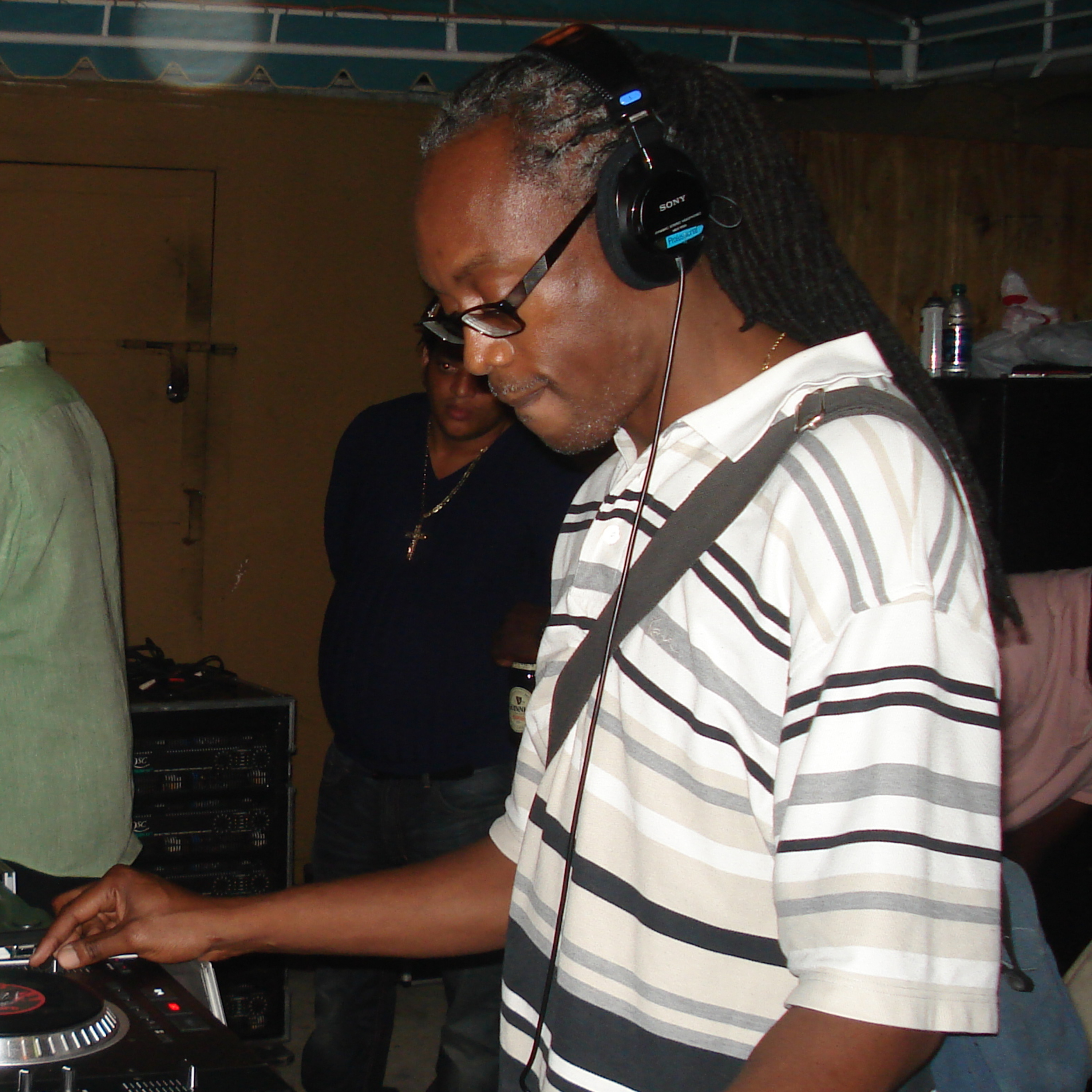 DJ James Bond (Jugglin\' Awdaz)