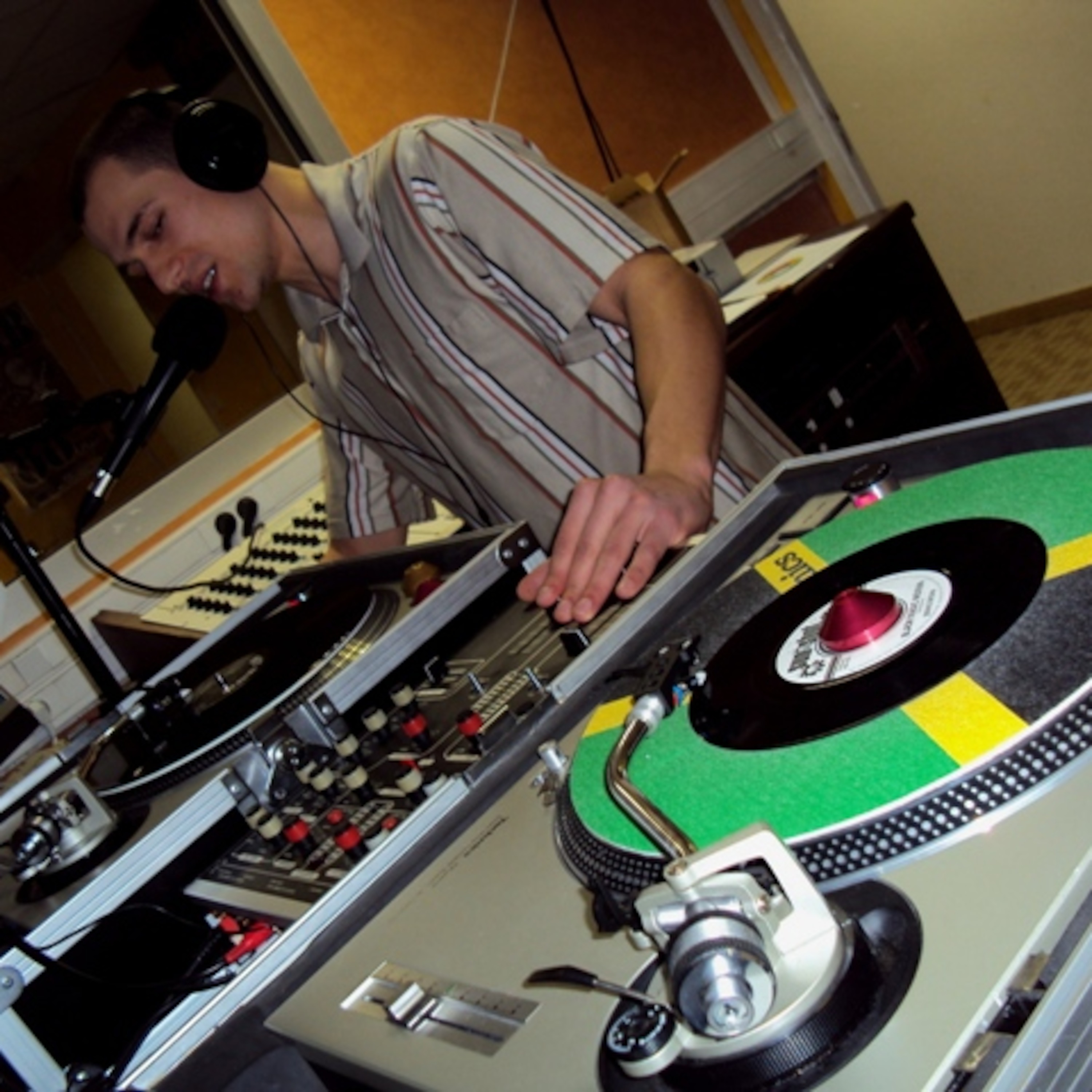 katchafaya radio shot