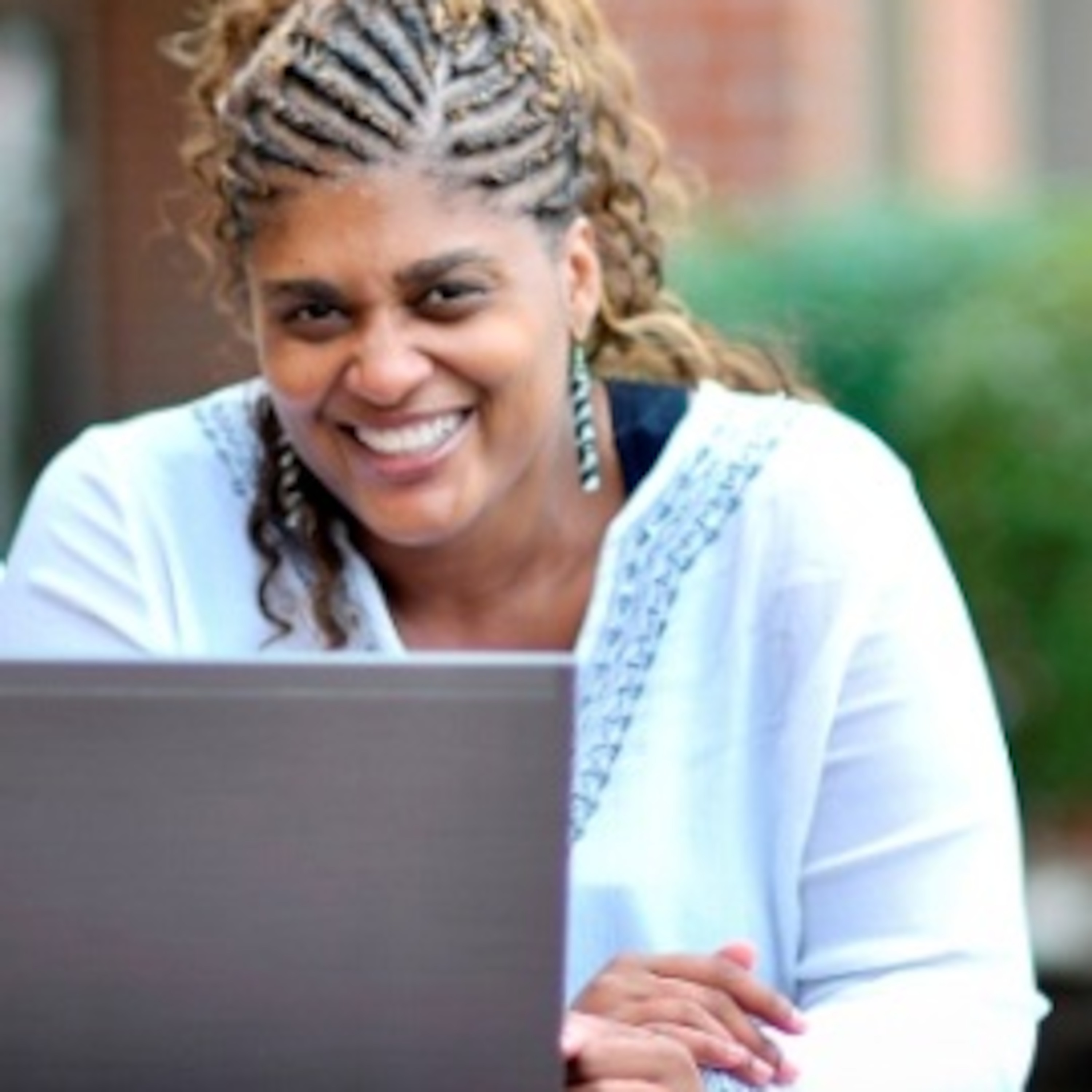 Women’s Movement Radio - October 14 Episode with Froswa Booker Drew episode artwork