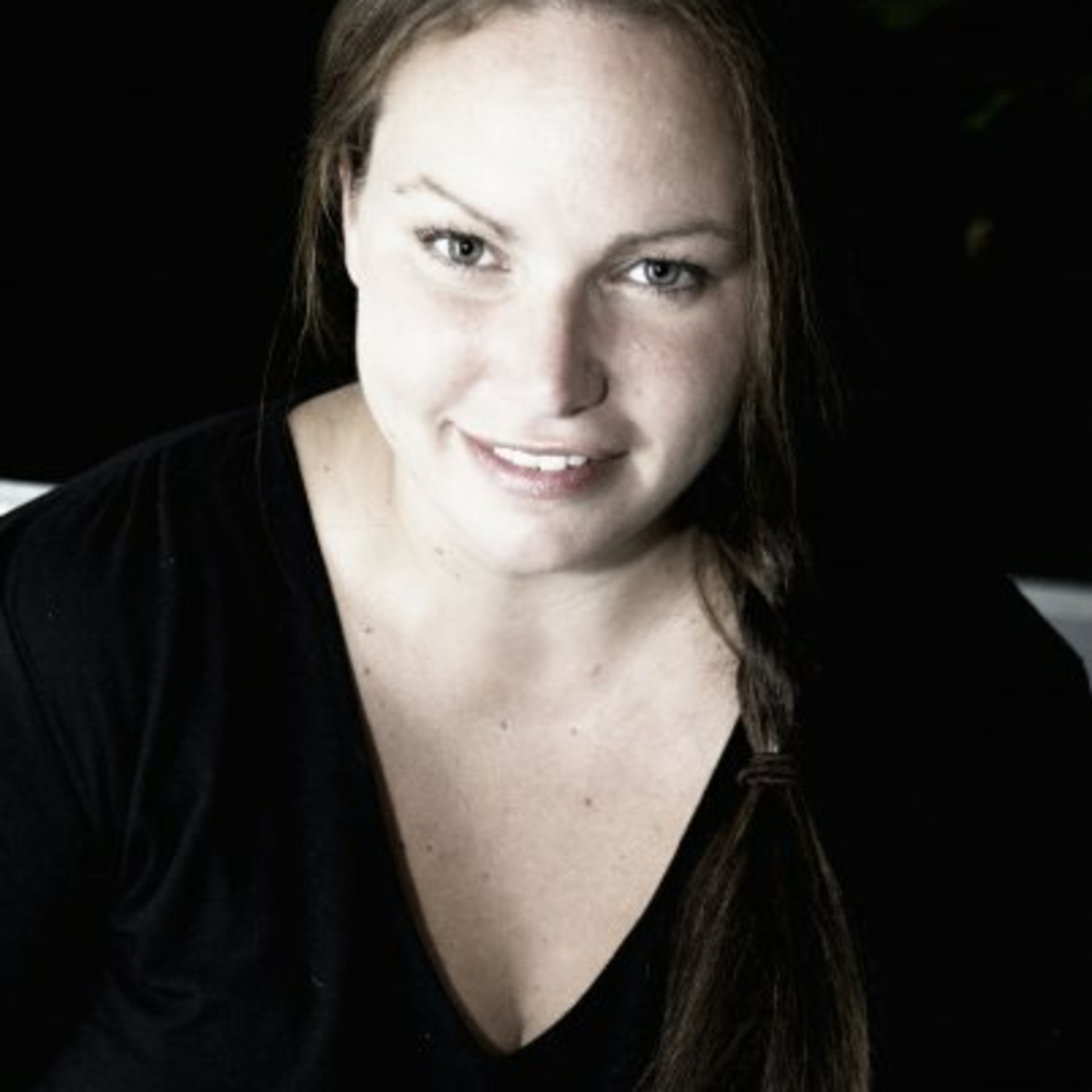 AMY SENTIS shares the silence in food addiction episode artwork