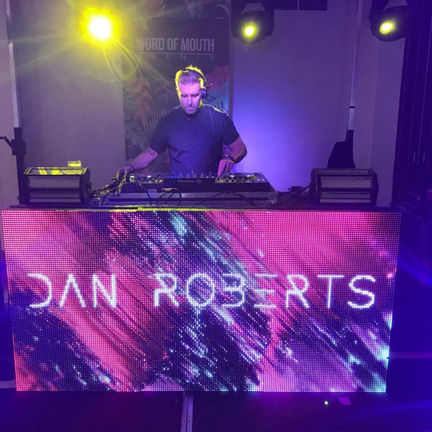 Episode 233: Word of Mouth Warm Up - Mixed LIVE by Dan Roberts