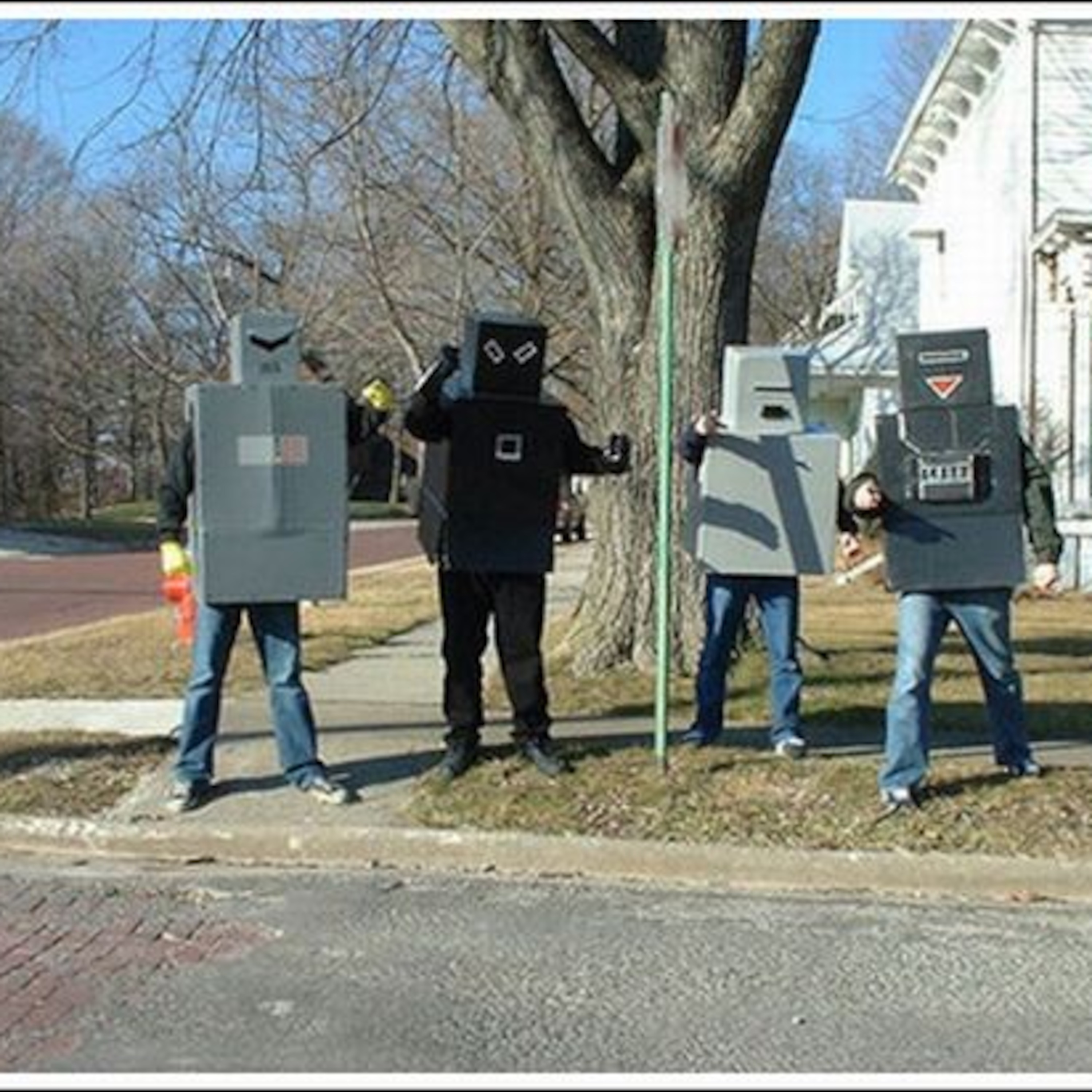 Iax Mixes EDM to keep you dancing.