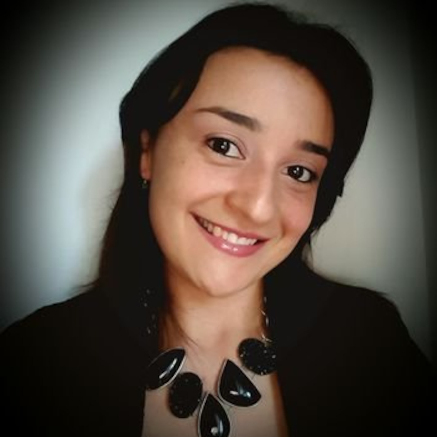 Bring Leadership Back to Business with Paola Andrea Daza Aragon episode artwork