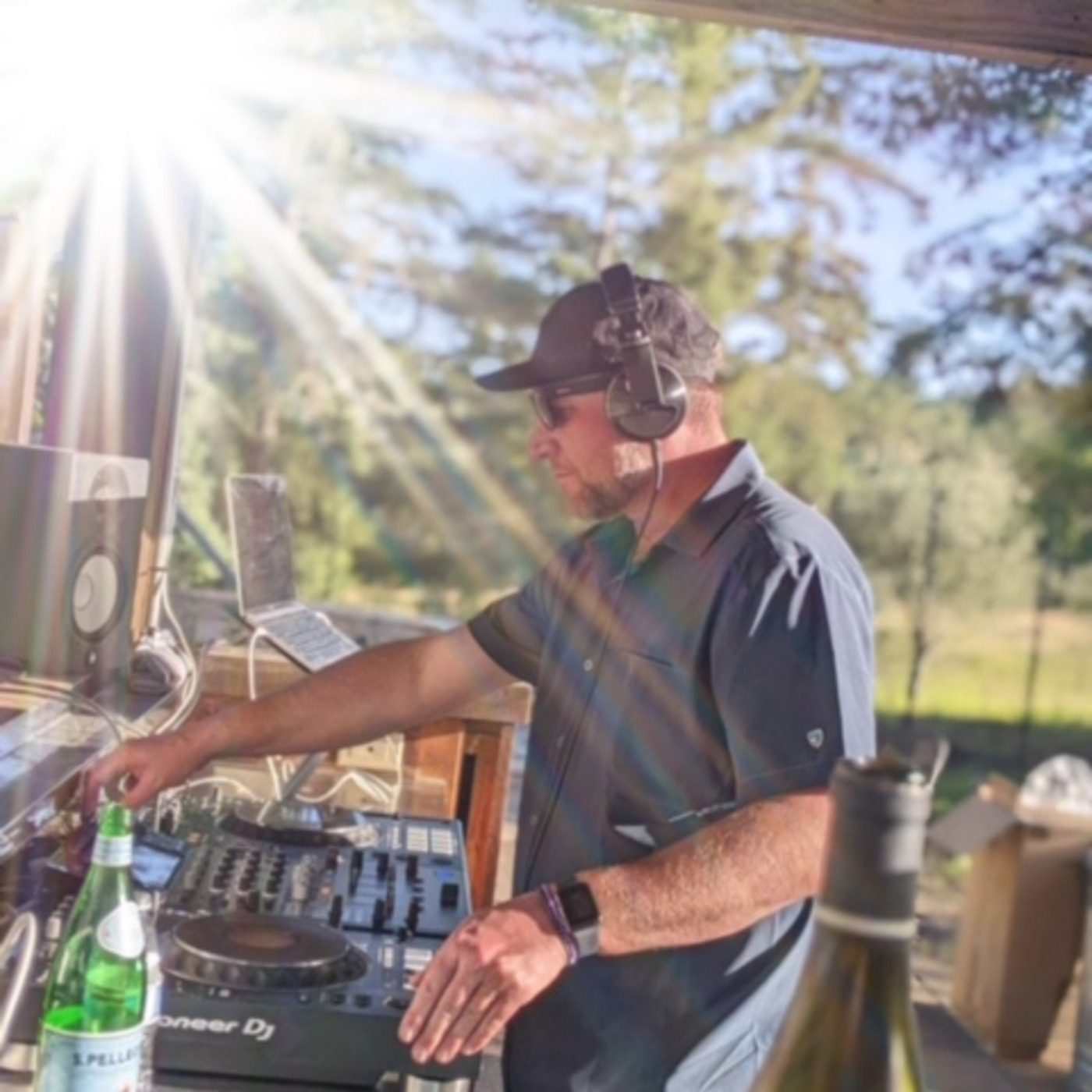 @ericseverson (dj 3r0ck) - deep house, 90s hip-hop, rare grooves