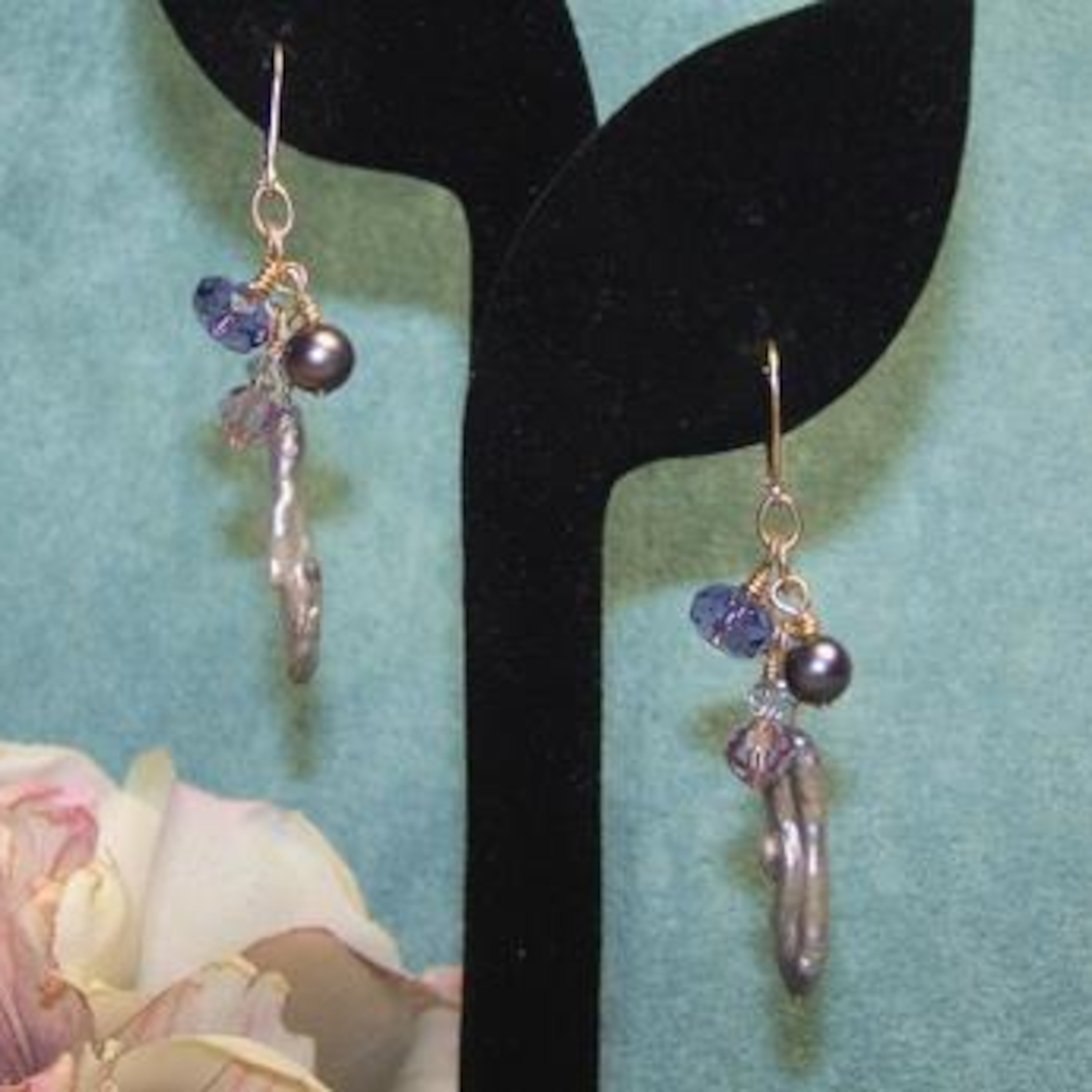 Handcrafting Beaded Jewelry: Blown Glass Beads episode artwork
