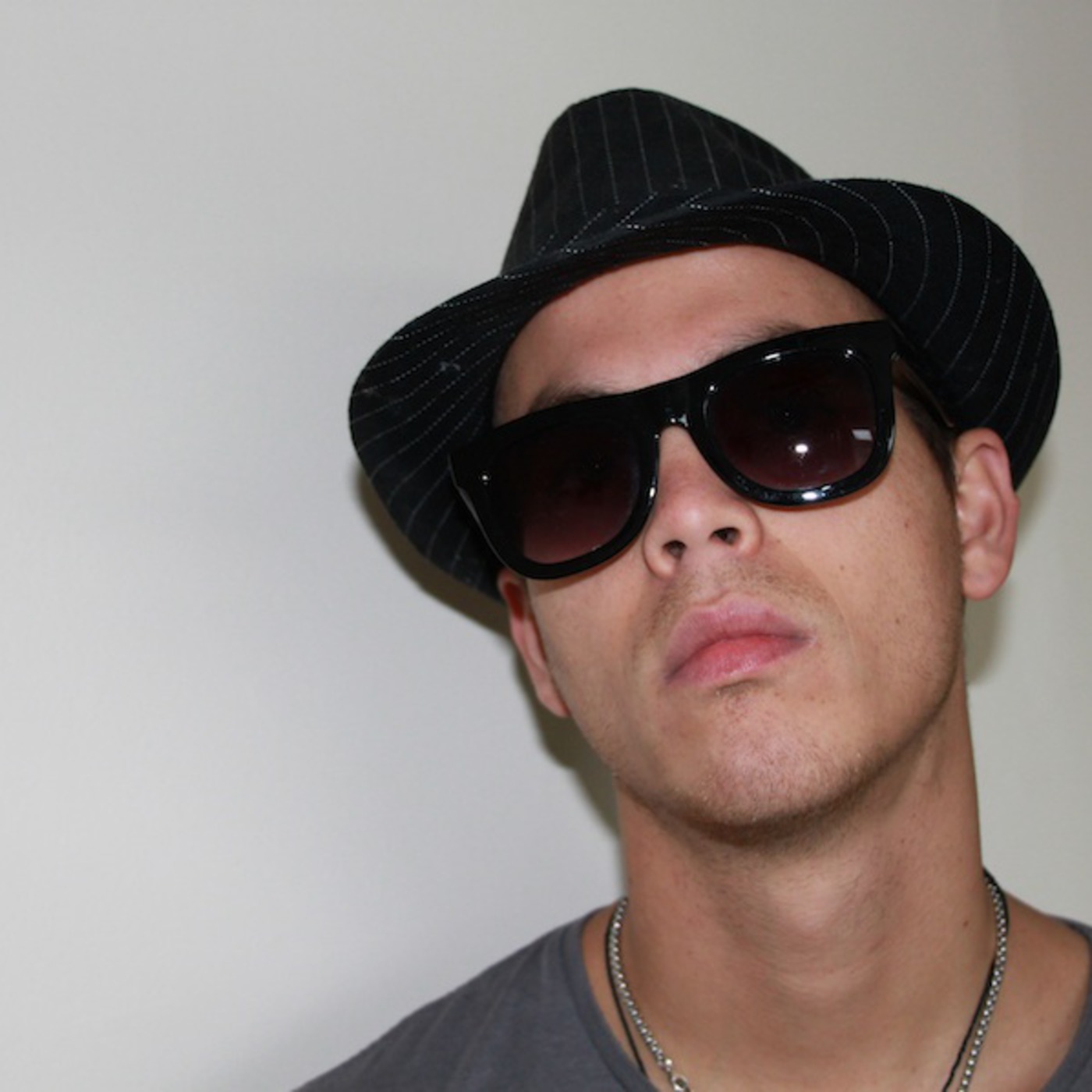 Felipe Kastegliano pres... DeepSexyFuturistic Tech-House Pt.III