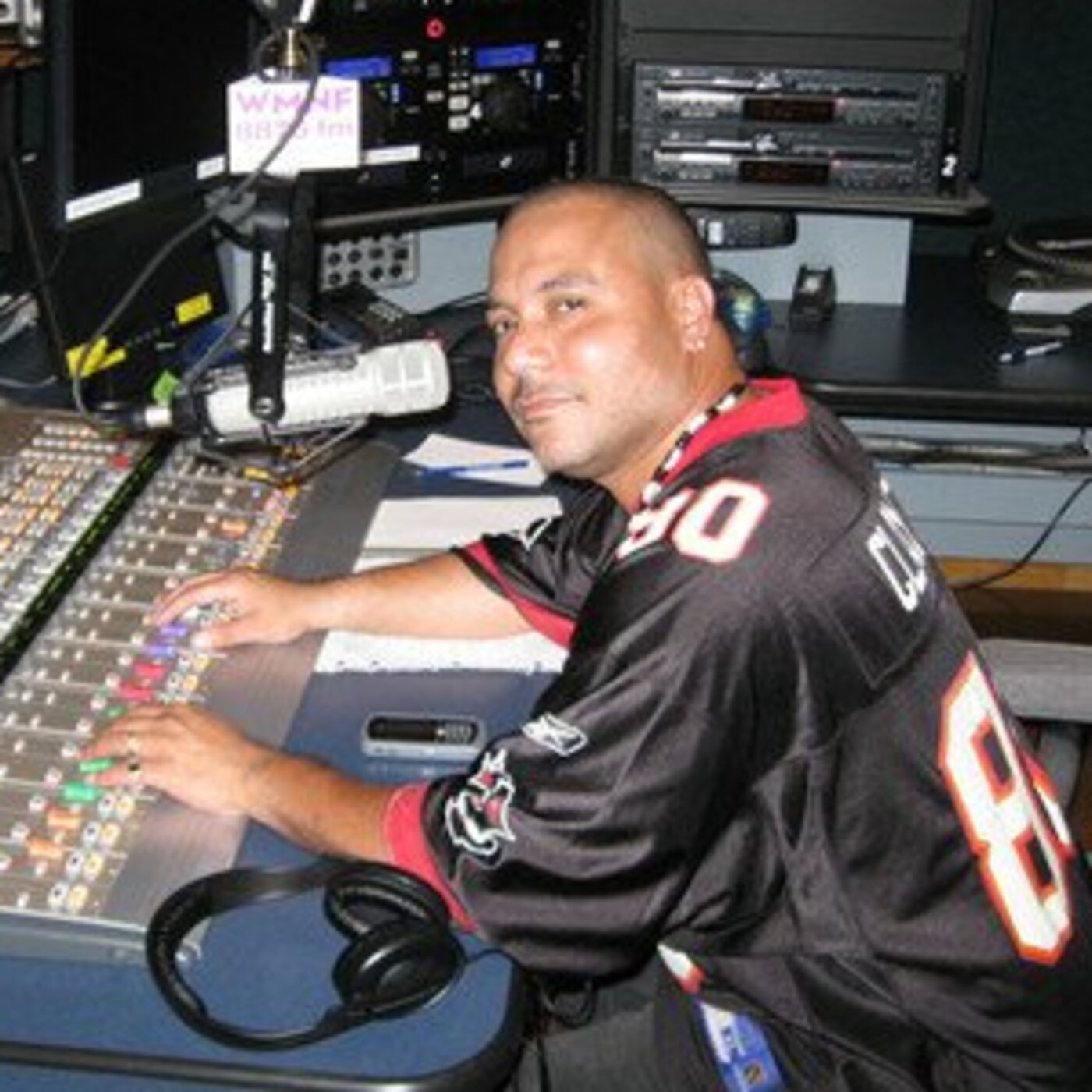 [MUSIC AND WINE Radio]