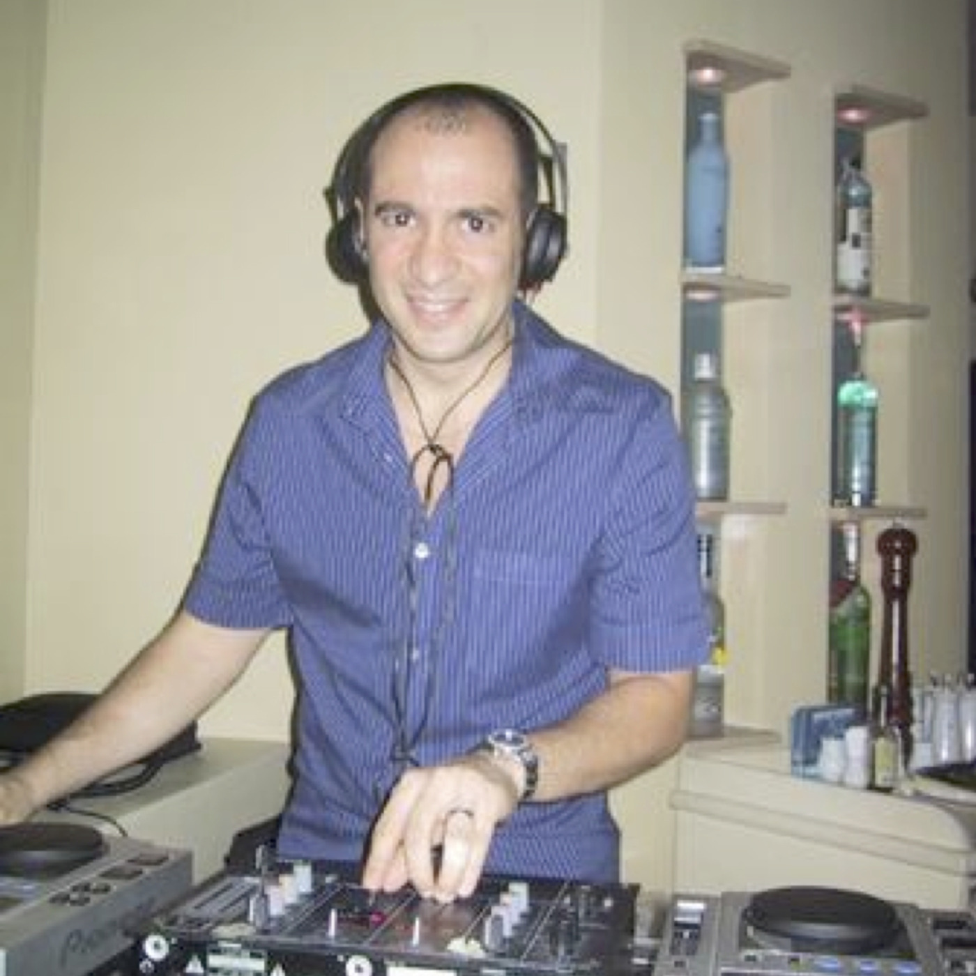 [MUSIC AND WINE Radio]