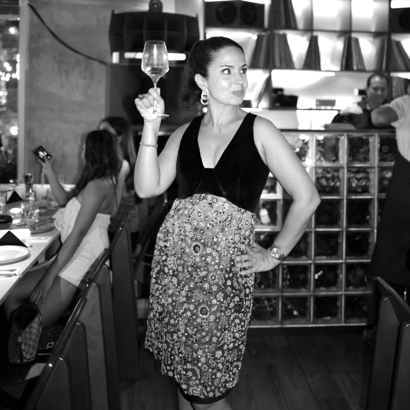 [MUSIC AND WINE Radio]