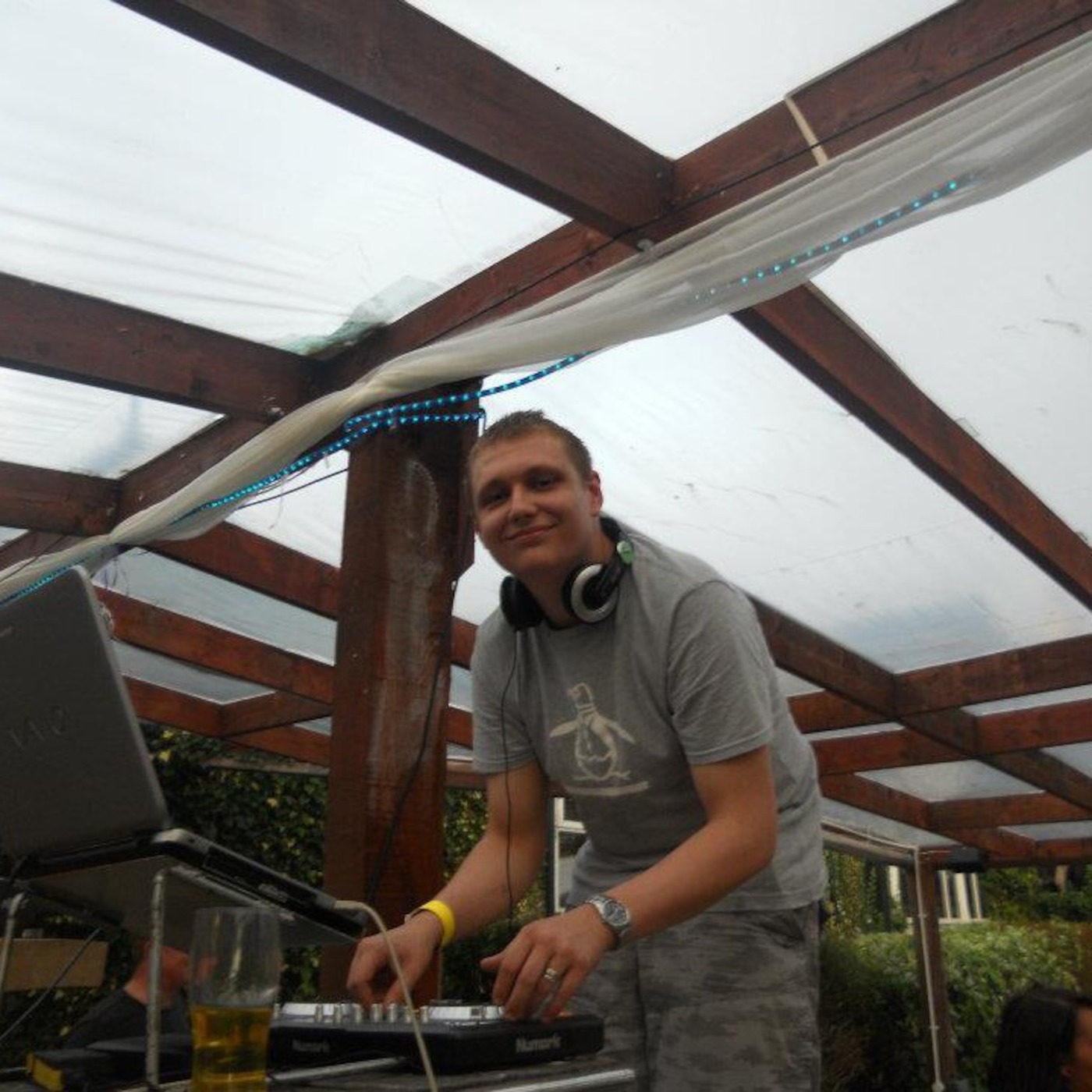 Saturo Resident Mix : Gareth Jones LIVE 10.05.14